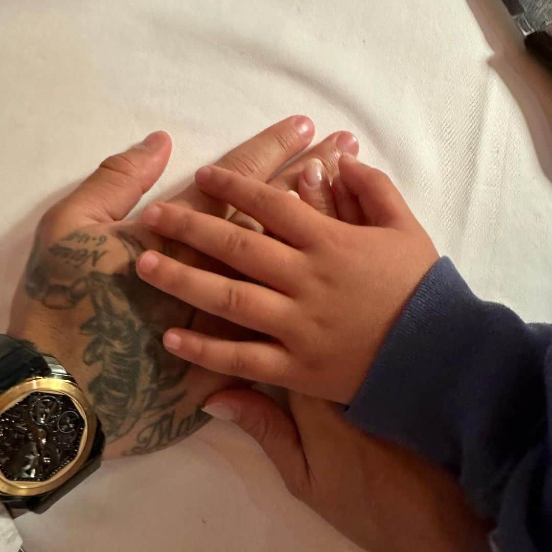 ヘセ・ロドリゲスのインスタグラム：「Familia♥️😍🙏」