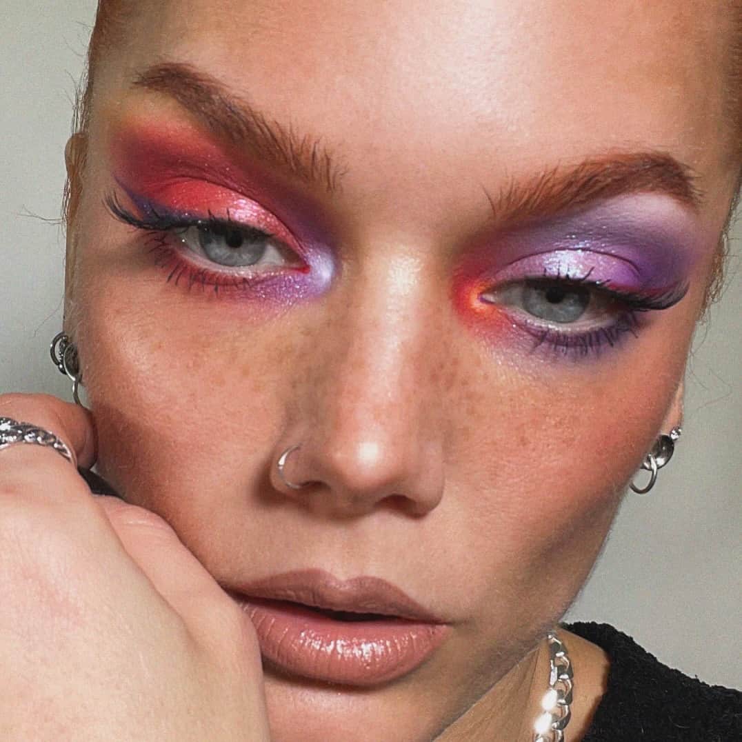 Linda Hallbergのインスタグラム：「Purple or red? ❤️💜」