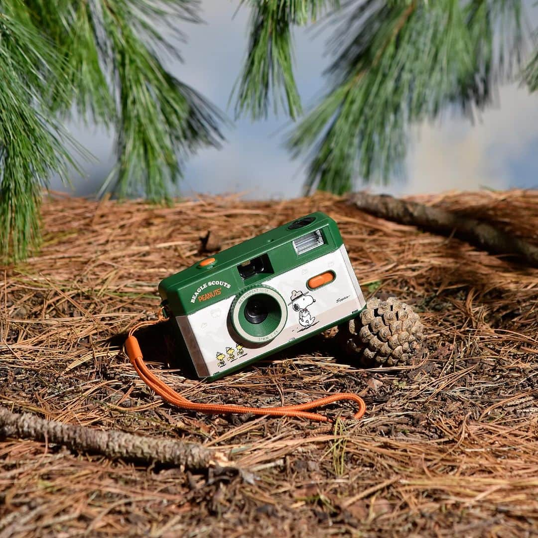 スヌーピーさんのインスタグラム写真 - (スヌーピーInstagram)「A new collection from @retrospekt_ and @snoopygrams is out now!  From long hikes to long tent-based naps, the Beagle Scouts have celebrated the wonders and delights of nature for 50 years and now find themselves the focus of much-deserved celebration in our newest collection of retro-tech-inspired gear — including a Polaroid instant camera and our FC-11 35mm film camera and CP-81 portable cassette player. And instant and 35mm camera bags too!  The Peanuts gang was already much beloved when, in 1974, Charles Schulz introduced readers to the Beagle Scouts — Snoopy’s eager group of outdoor adventurers whose exploits and antics continue to embody the optimism of exploration and the beauty of the outdoors.   - #peanuts #snoopy #beaglescouts #polaroid #35mmcamera #cassetteplayer #retrotech」12月3日 2時59分 - snoopygrams