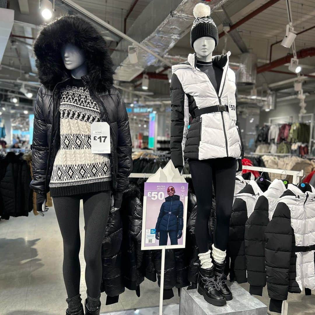 プリマークのインスタグラム：「Après attire 😍 ❄️ #Primark #InStoreNow」