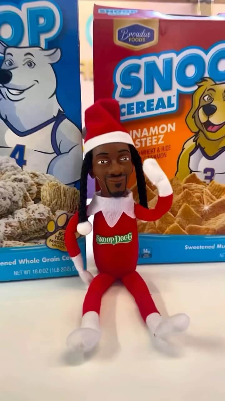 スヌープ・ドッグのインスタグラム：「@snoopcereal Happy Holidays. get yours on Amazon @masterp @post_cereals The more we make, the more we give. 🌲 ❄️ 🦌」
