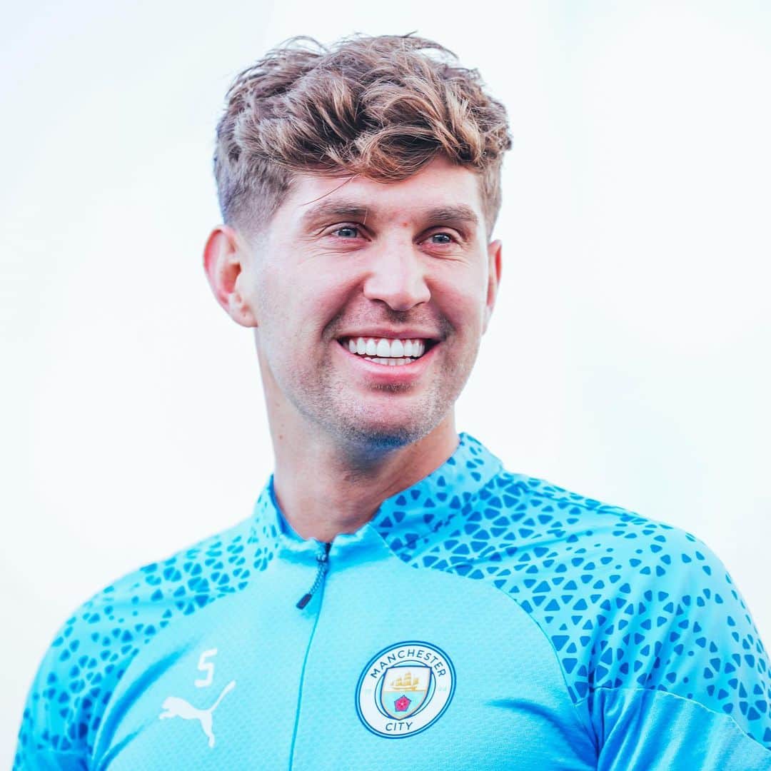 マンチェスター・シティFCのインスタグラム：「We’re happy when @johnstones5 is happy! 🤗」