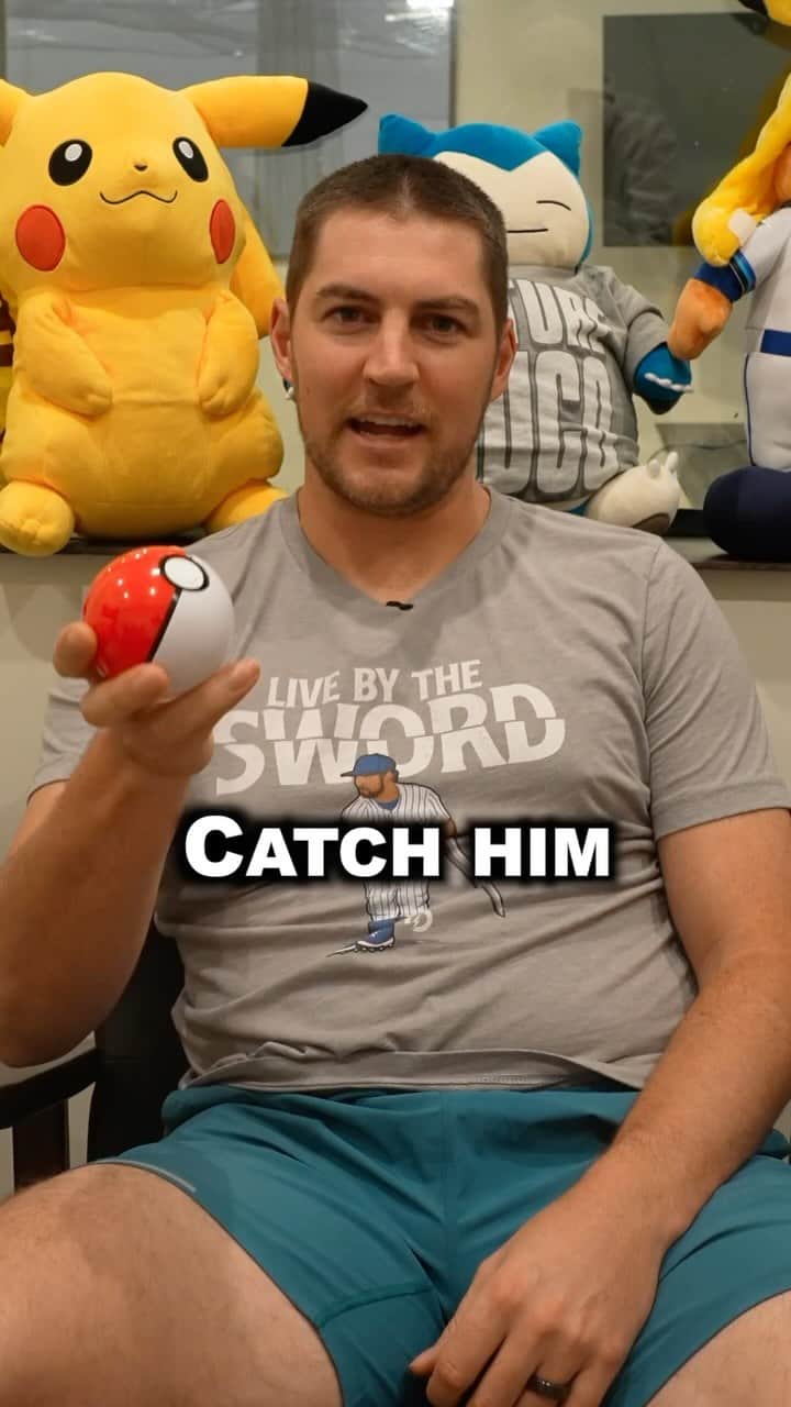 トレバー・バウアーのインスタグラム：「I Caught Eric Sim…Literally #pokemon #trevorbauer #kingofjuco」