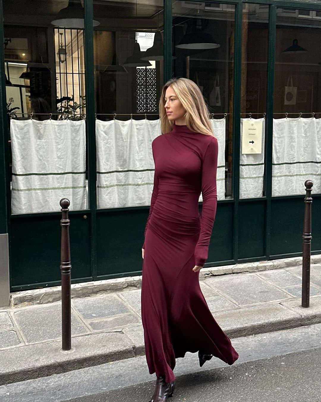 Mathilde Goehlerのインスタグラム：「Dinner plans ♥️ annonce」
