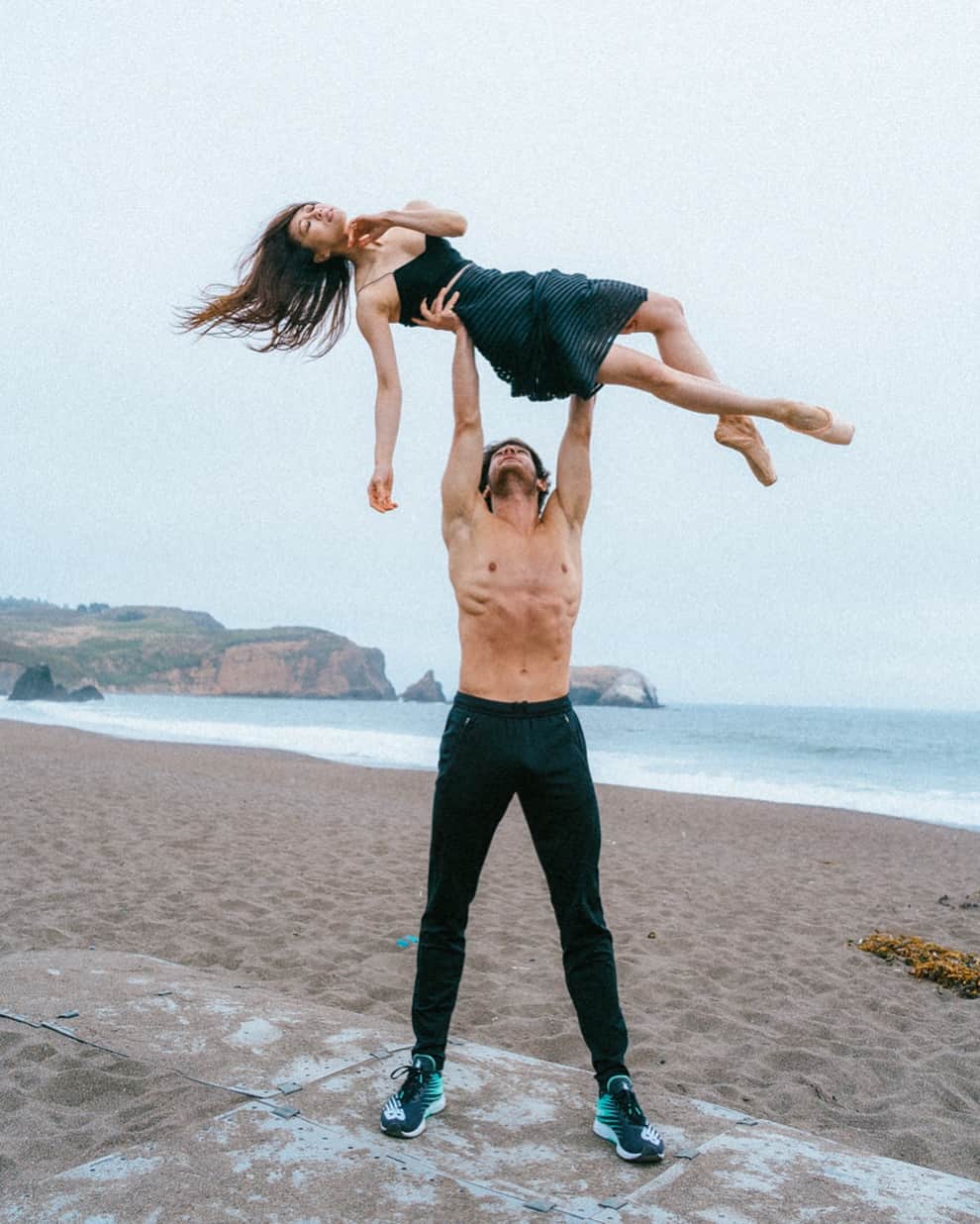 倉永美沙のインスタグラム：「This picture reflects the partnership and all the things we did together with @misakuranaga ❤️  So many beautiful memories over the years, and also many discussions 🤣. Very glad we met in Italy 🇮🇹 6 years ago 😊🥰🎭 #balletdancer #lifestyle #passion #love #beauty #partnership」