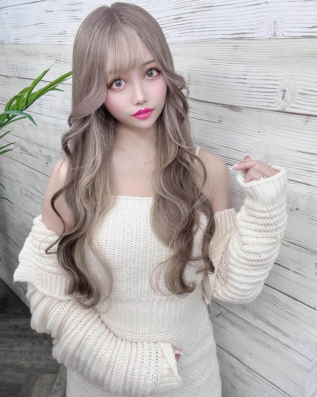 でいじーさんのインスタグラム写真 - (でいじーInstagram)「ニューヘアー♡♡  シアーグレージュ🥺💋  透明感かわいい🫣  ありがとうございます✨️  @capsule_takashi   #シアーグレージュ#ヘアカラー#ニューヘアー#透明感カラー #サロンモデル#グレージュ#くすみカラー #アッシュカラー #歌舞伎町#キャバ#キャバ嬢#キャバクラ#ガールズバー#コンカフェ#ラウンジ#ホスト#イケメン#サパー#tokyo#美女#美人#可愛い#likeforlike#bestoftheday#銀座#六本木#新宿#大阪#飲み屋#美容」12月3日 4時46分 - anyadevix