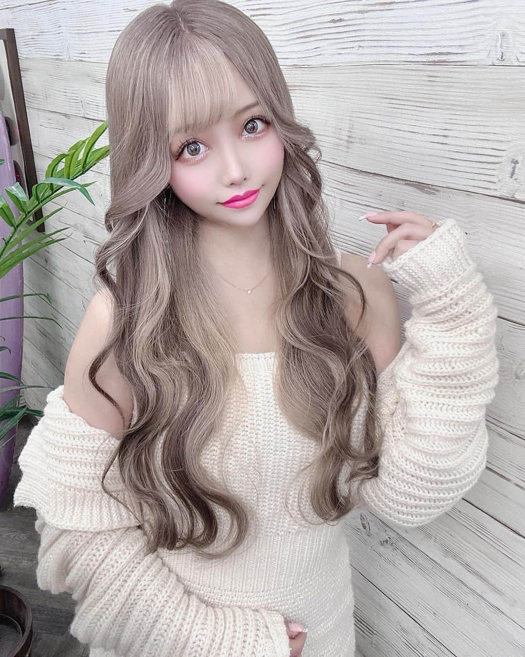 でいじーさんのインスタグラム写真 - (でいじーInstagram)「ニューヘアー♡♡  シアーグレージュ🥺💋  透明感かわいい🫣  ありがとうございます✨️  @capsule_takashi   #シアーグレージュ#ヘアカラー#ニューヘアー#透明感カラー #サロンモデル#グレージュ#くすみカラー #アッシュカラー #歌舞伎町#キャバ#キャバ嬢#キャバクラ#ガールズバー#コンカフェ#ラウンジ#ホスト#イケメン#サパー#tokyo#美女#美人#可愛い#likeforlike#bestoftheday#銀座#六本木#新宿#大阪#飲み屋#美容」12月3日 4時46分 - anyadevix