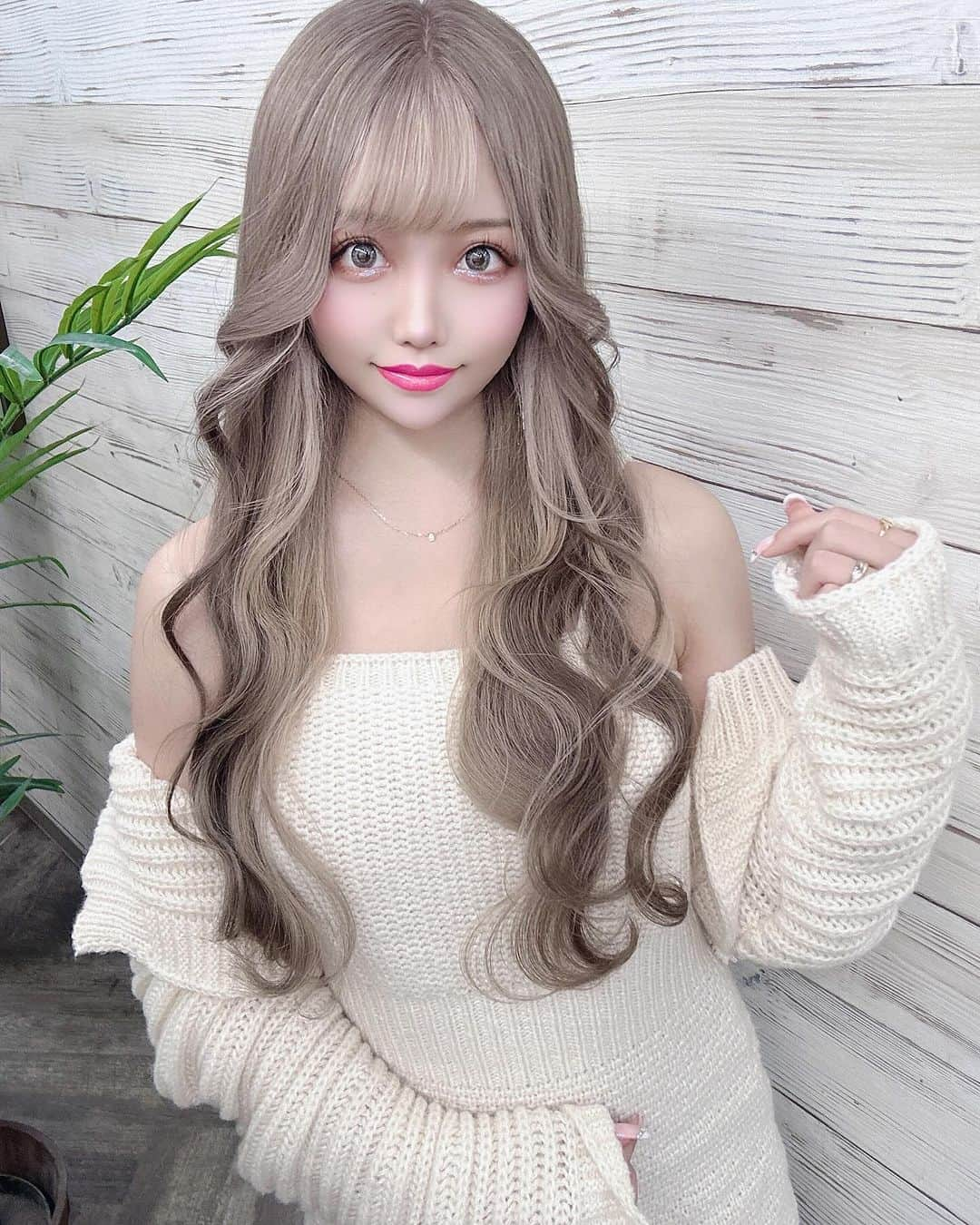 でいじーさんのインスタグラム写真 - (でいじーInstagram)「ニューヘアー♡♡  シアーグレージュ🥺💋  透明感かわいい🫣  ありがとうございます✨️  @capsule_takashi   #シアーグレージュ#ヘアカラー#ニューヘアー#透明感カラー #サロンモデル#グレージュ#くすみカラー #アッシュカラー #歌舞伎町#キャバ#キャバ嬢#キャバクラ#ガールズバー#コンカフェ#ラウンジ#ホスト#イケメン#サパー#tokyo#美女#美人#可愛い#likeforlike#bestoftheday#銀座#六本木#新宿#大阪#飲み屋#美容」12月3日 4時46分 - anyadevix