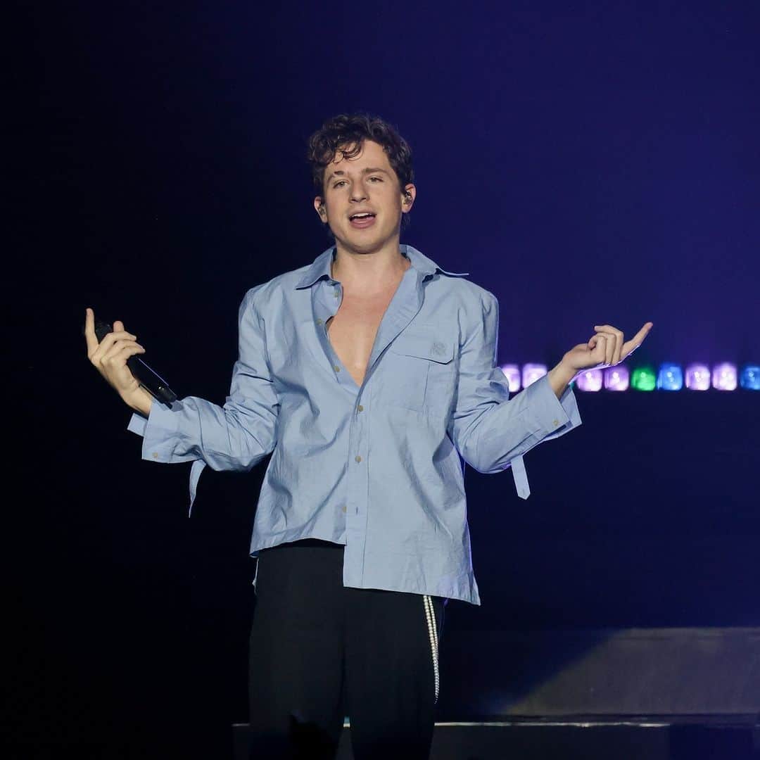 MTVのインスタグラム：「Never gonna stop crushing on ya. Happy birthday, @charlieputh 🎹」