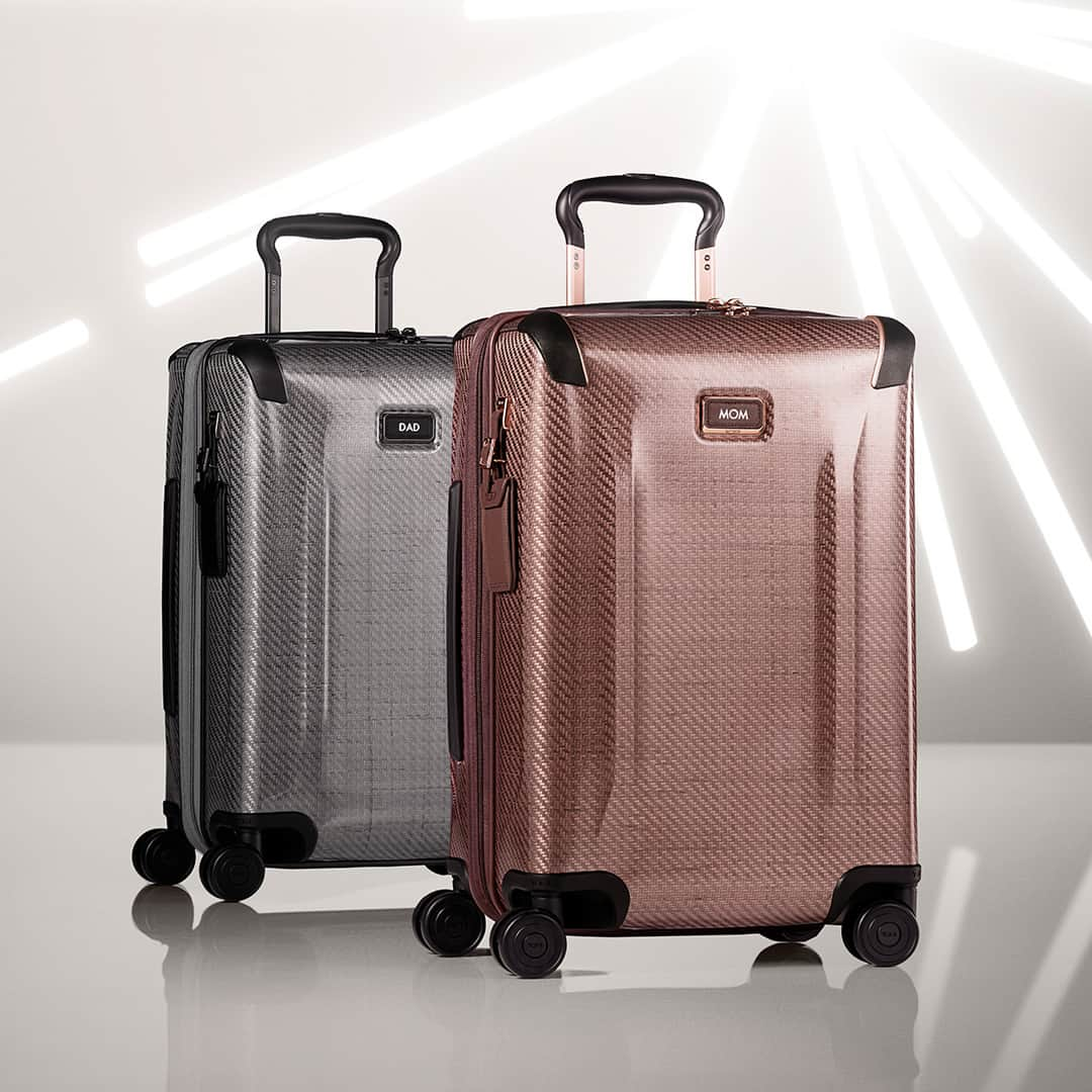 トゥミのインスタグラム：「Mom and dad deserve a getaway. Make sure they take one with the durability and functionality of our Tegra-Lite® collection.  Explore more of the collection on TUMI.com.  #TUMITegra」