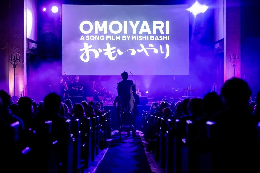 Kishi Bashiのインスタグラム：「Happy weekend! Dont forget to watch @omoiyarisongfilm on @paramountplus ! Missing you all from the wonderful tour 🥺. @mtvdocs #omoiyari   (Wonderful photos from @shannenbamford )」