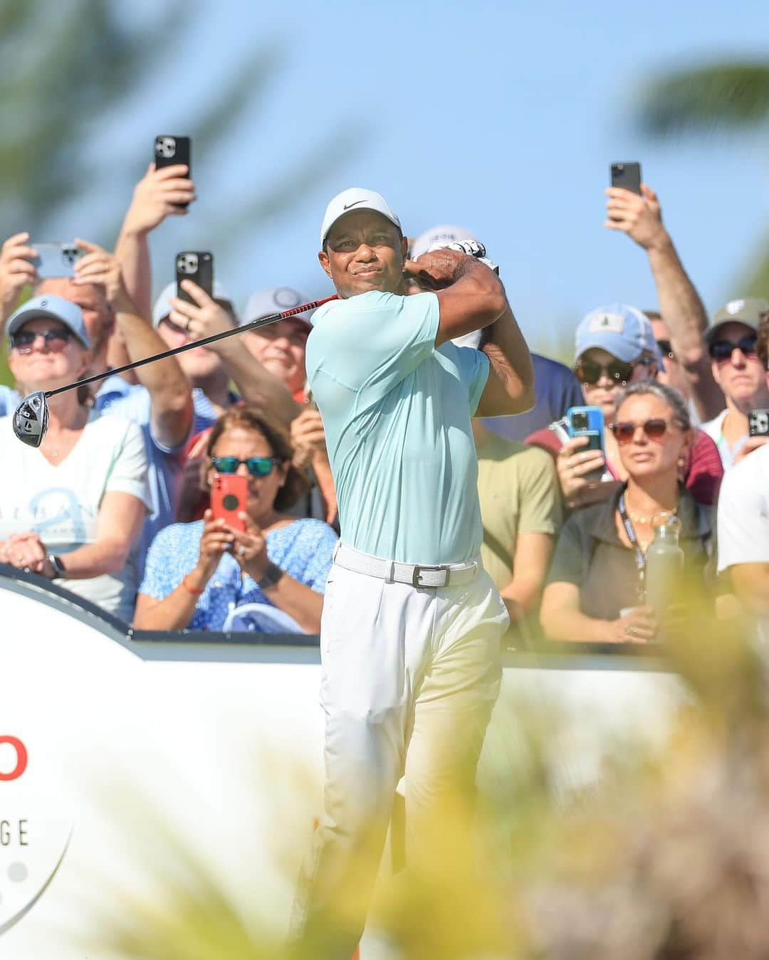 テーラーメイド ゴルフさんのインスタグラム写真 - (テーラーメイド ゴルフInstagram)「Flexing that signature power. 💪 @tigerwoods is sixth in Strokes Gained: Off-the-Tee and eighth in driving distance this week. #TeamTaylorMade」12月3日 5時55分 - taylormadegolf