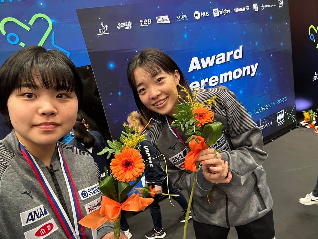 ITTF Worldのインスタグラム：「The #ITTFWorldYouths doubles champions decked out in gold 🥇」