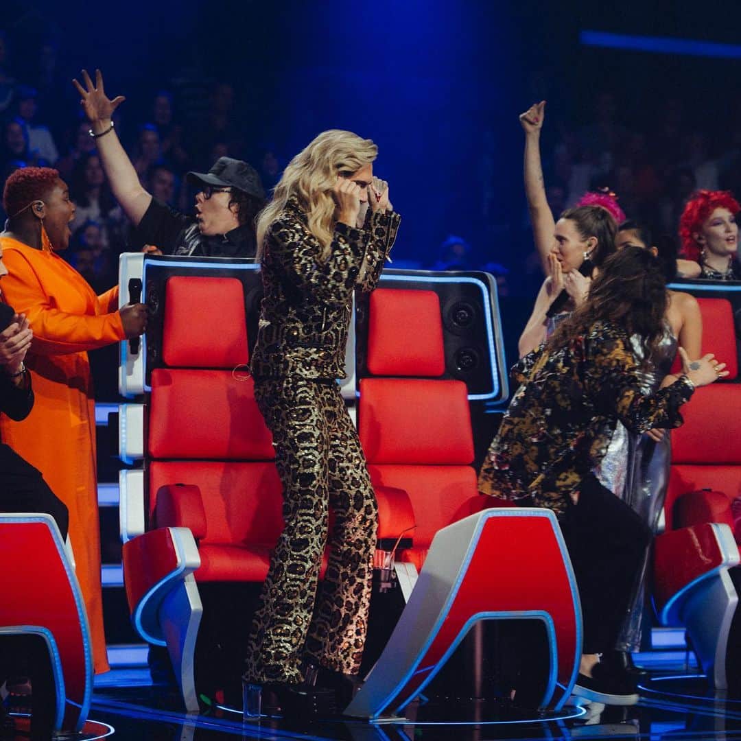 ビル・カウリッツさんのインスタグラム写真 - (ビル・カウリッツInstagram)「beyond proud to be in the @thevoiceofgermany finale with @malou.lovis representing #teamtoll 🫶🏻 all pics by @huettehuette」12月3日 7時53分 - billkaulitz