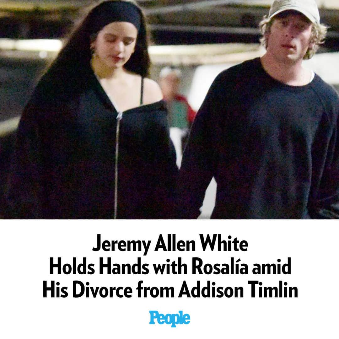 People Magazineさんのインスタグラム写真 - (People MagazineInstagram)「Things appear to be heating up between The Bear’s Jeremy Allen White and Rosalía. On Friday morning, the 32-year-old Emmy nominee and the 31-year-old Spanish musician were photographed holding hands on a stroll in Los Angeles.   Tap our bio link for more details. | 📷: TheImageDirect」12月3日 8時15分 - people