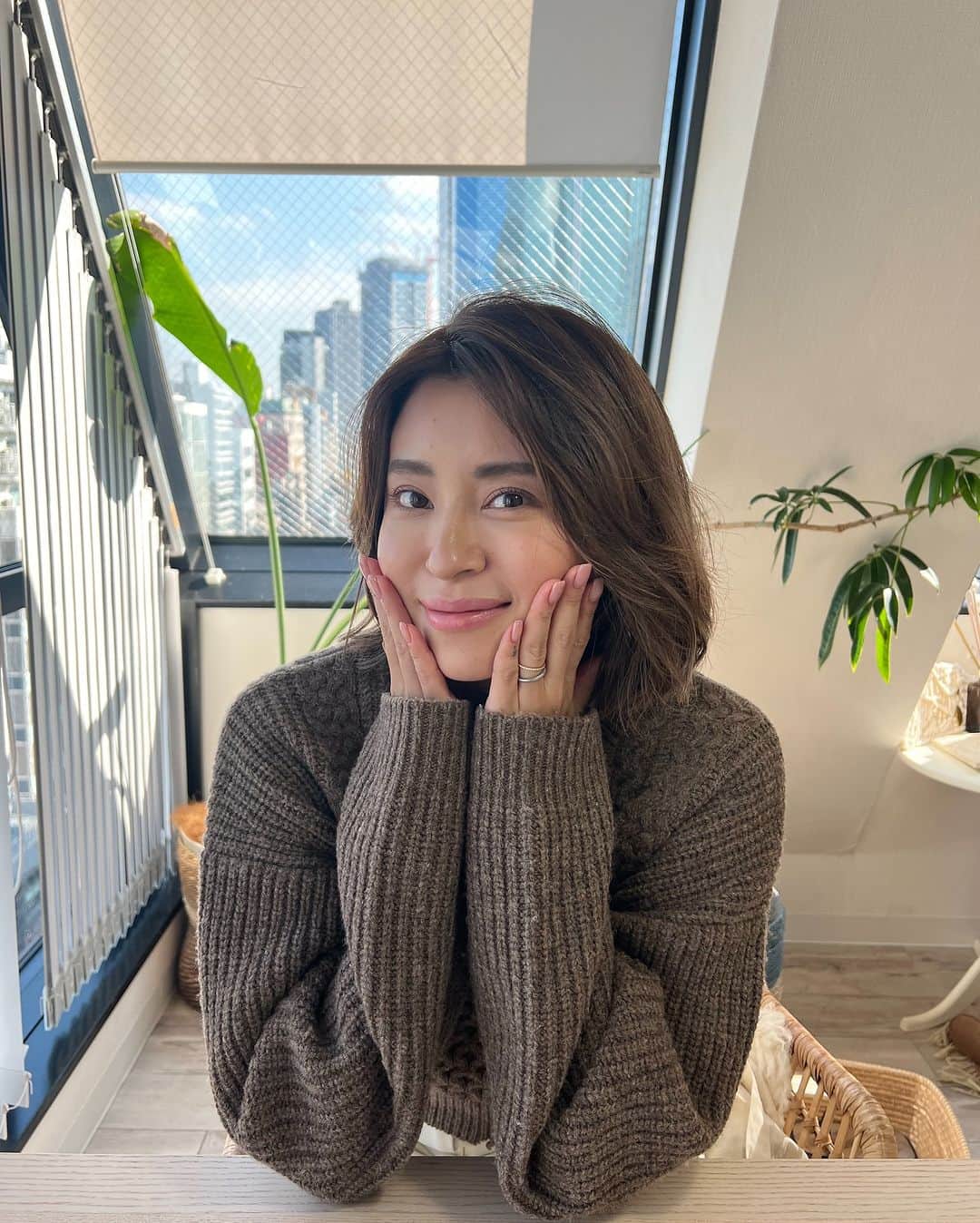mananailsのインスタグラム：「Thank you @alexiastam1988 🤎  LIVE配信しながらネイルしました💅🏼 みっちゃんのサブスクで少しだけアーカイブ残すそうです🫶🏼」