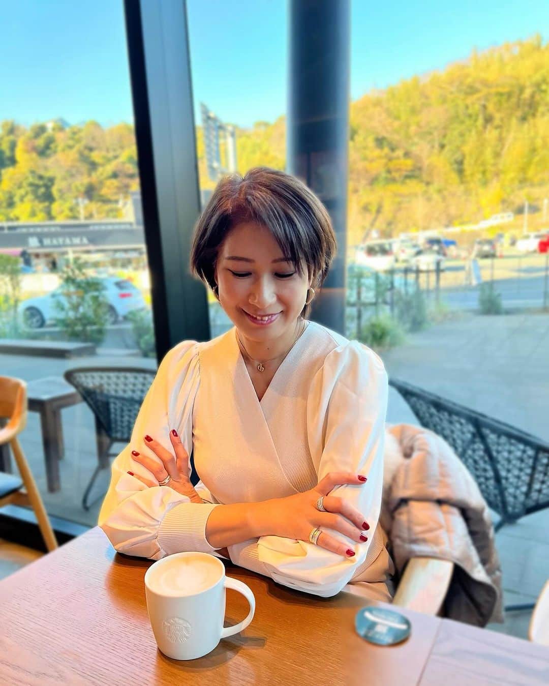 田中浩実さんのインスタグラム写真 - (田中浩実Instagram)「✧︎ 【自分を知ってる人は美しい】  先日クリスマスランチ会を開催しました。 参加された皆さん、素晴らしく美しい方ばかりでとっても楽しい会になりました。  美しい🟰外見。 だけではなく、自分を丁寧に扱っていて、よく知っている。  年齢による外見の変化や体調、家族との関係など色々ある中で、前を向き、自分と相談しながら人生を楽しんでいる。  ほんとっ！ 素敵！ 新たな企画で盛り上がり、また来年も楽しい会が出来そうです♡  その様子は改めて♡  #美メンタルコーチング  #コーチング  #ランチ会  #クリスマス会 #美マインド  #格上げライフスタイル #魅力開花 #マインド #happy #アラフィフ  #アラフィフ女子 #ライフスタイル #素敵な大人になるために  #身も心も美しく#大人女子 #大人女子のため  #love」12月3日 8時41分 - hiromi.tanaka.japan