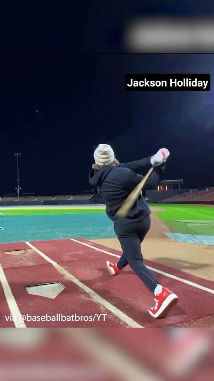 MLBのインスタグラム：「Happy Hollidays! 💪  Metal bat home run derbies are a family affair for @jackson__holliday7, @matthollidayosu and @ethanhollidayy.   (via YT/@baseballbatbros)」