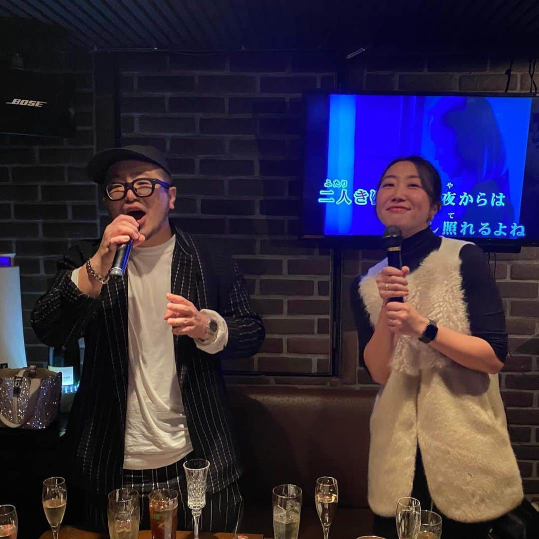 三浦崇宏さんのインスタグラム写真 - (三浦崇宏Instagram)「#family  #sister  #karaoke  #家族 #カラオケ #instagood  #bar #夜光虫 #おれたちはファミリーだ #インスタグラムといえば実の妹とのカラオケと聞いて #実の妹とデュエットといえば40年間生きてきて初めてと聞いて」12月3日 8時51分 - takahiro3ura