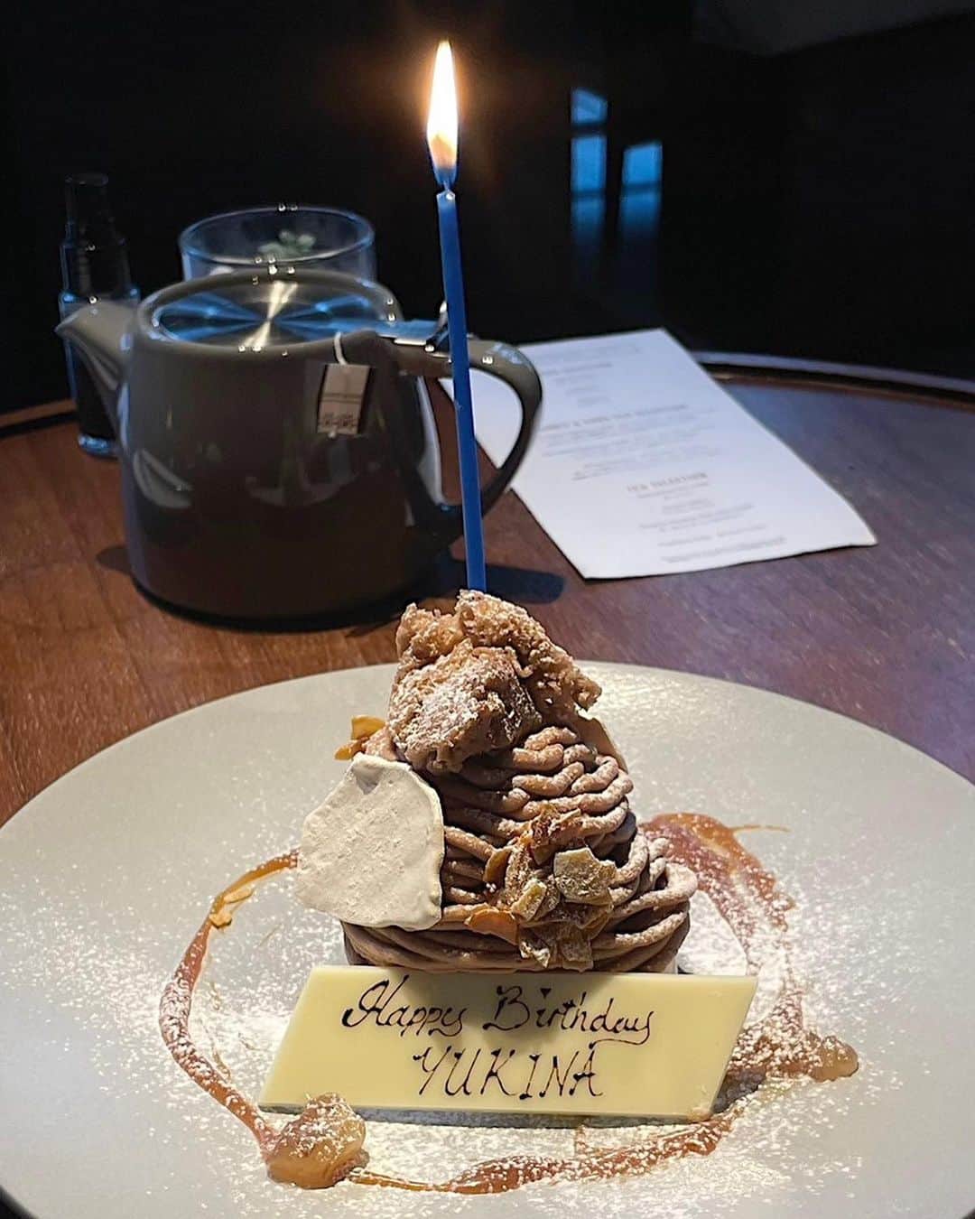 飯坂采子さんのインスタグラム写真 - (飯坂采子Instagram)「Happy Birthday @taruto_boy @yuch1129 🎂♡⠀ 日曜日の朝から投稿は珍しいかな？夏からときが止まってる🕰️大好きなふたりのお誕生日のことを🫢夏は、たるちのお誕生日があって @hyattregencytokyobay にお泊まりしました！たるちがずっとにこにこで走り回っている姿が嬉しくて嬉しくて今思い出しても本当に心地よい時間♥️⠀ そして、、先月は親友ちゃんのお誕生日で @kimptonshinjukutokyo へ☽！たるちも一緒にお祝い🥂たるちは2歳でもうカフェとかも慣れっこで本当にお利口さんで相変わらずもふもふが可愛くて、、、ふたりは愛に溢れた人柄と犬柄？笑 だから一緒に過ごすと自分も愛を与えられるような人でいたいなって思い出させてくれる存在🥰いつもありがとう🐶！⠀ ⠀ #hyattregencytokyobay#kimptonshinjukutokyo#0715#1129#ハイアットリージェンシー東京ベイ#キンプトン新宿東京#犬カフェ#あや_日記」12月3日 9時22分 - ayamini316