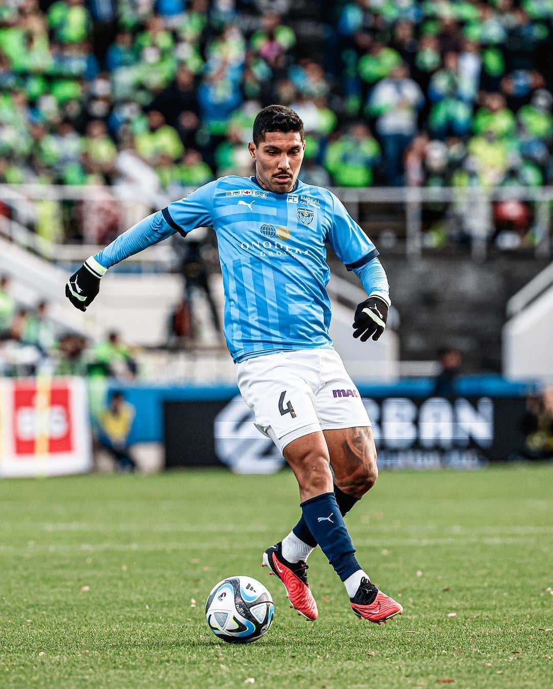 横浜FCさんのインスタグラム写真 - (横浜FCInstagram)「. MATCH DAY vs. 鹿島アントラーズ  県立カシマサッカースタジアムで14:00キックオフ🔥  最後の最後まで、 勝利のために。  本日も応援よろしくお願いいたします。  #yokohamafc #横浜FC #Jリーグ #JLEAGUE #HAMABLUE」12月3日 9時19分 - yokohamafc_official