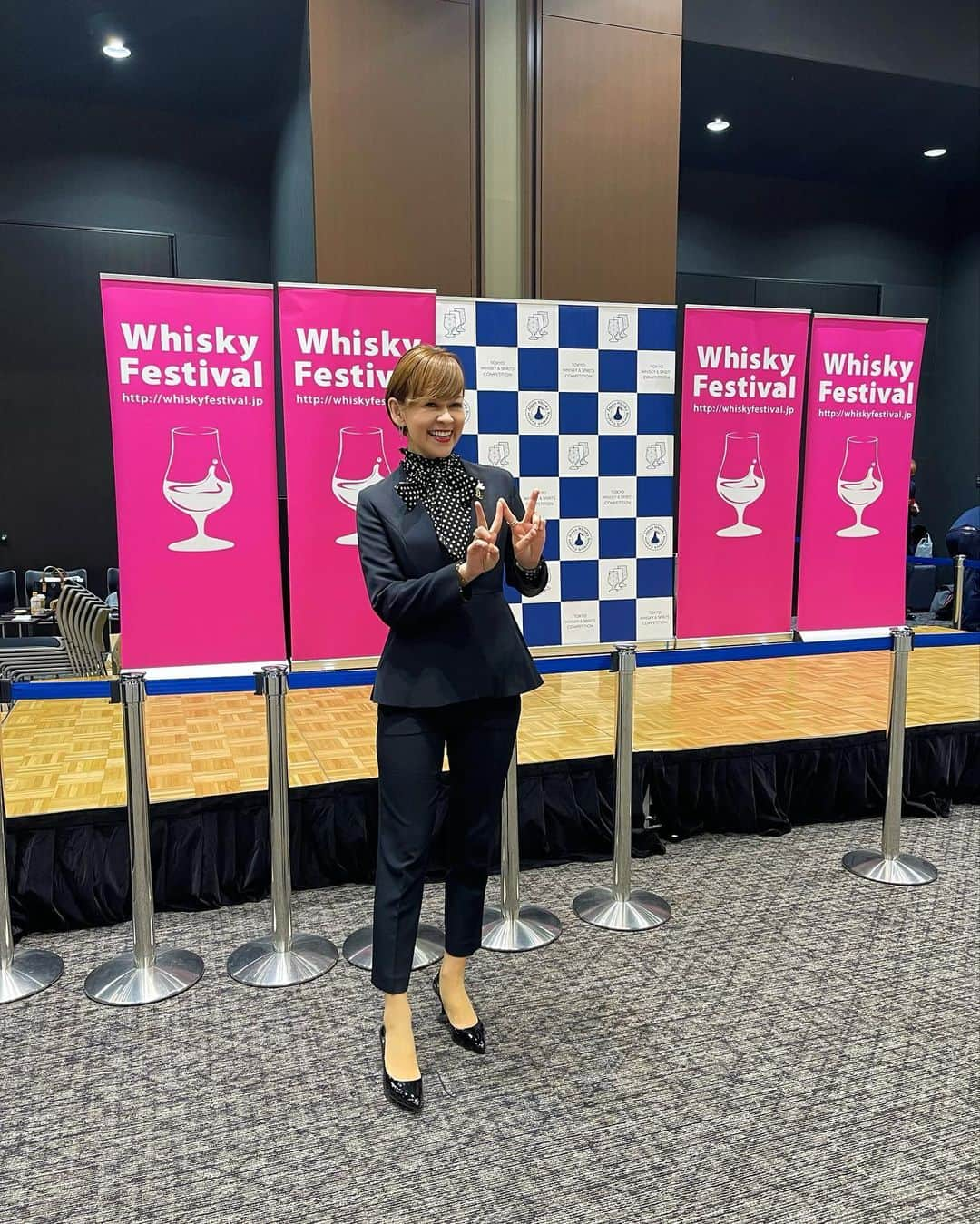 トムセン陽子のインスタグラム：「ウイスキーフェスティバル2023in東京🥃 Day1❣️🫶 各ブースで生産者の方のお話を聞きながらウイスキーを楽しむ。 ここは、ウイスキーファンにとっての夢の国🙌  私のDay1のイチオシは井川蒸留所の50ppmピーテッド、桜尾蒸留所の戸河内シークレットカスク💞  Day2の今日も、MC兼ウイスキーファンとして楽しみます🥃🥰  #ウイスキーフェスティバル #ウイスキー #whisky」