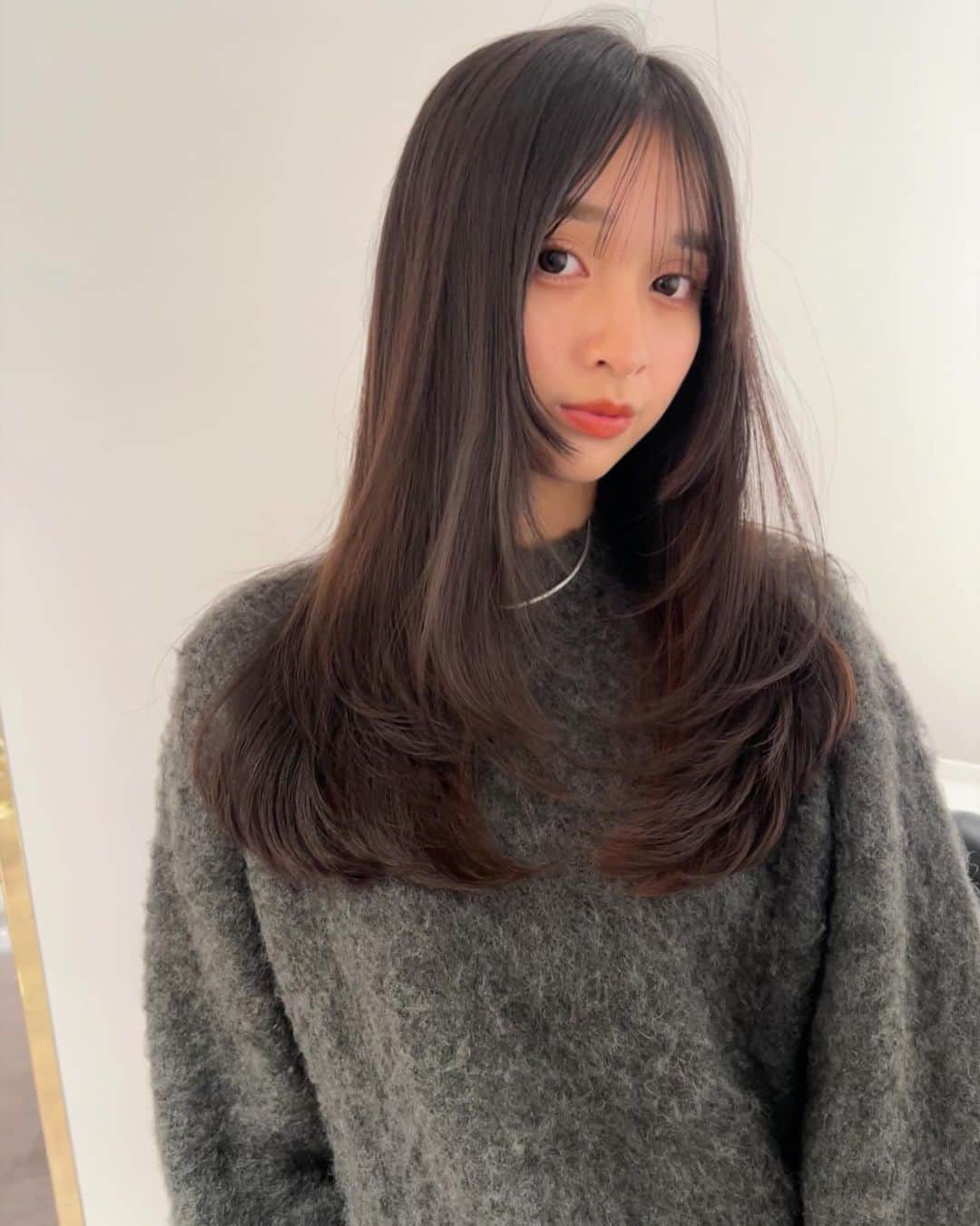 星野愛美さんのインスタグラム写真 - (星野愛美Instagram)「. 2年ぶりにミディアムにして、たっぷりレイヤー入れてもらったの✊🏻🎀　ずっとしたかった髪型なの〜！ どうですか🥲 . . . . #shibu3project #アイドル　#モデル　#サロンモデル　#被写体　#ミディアム　#レイヤーカット #shima #高校生　#05 #jk #ljk #jkブランド #セルフィー　#selfie #ootd #instagood #followｍe」12月3日 9時27分 - aimi._.nn08