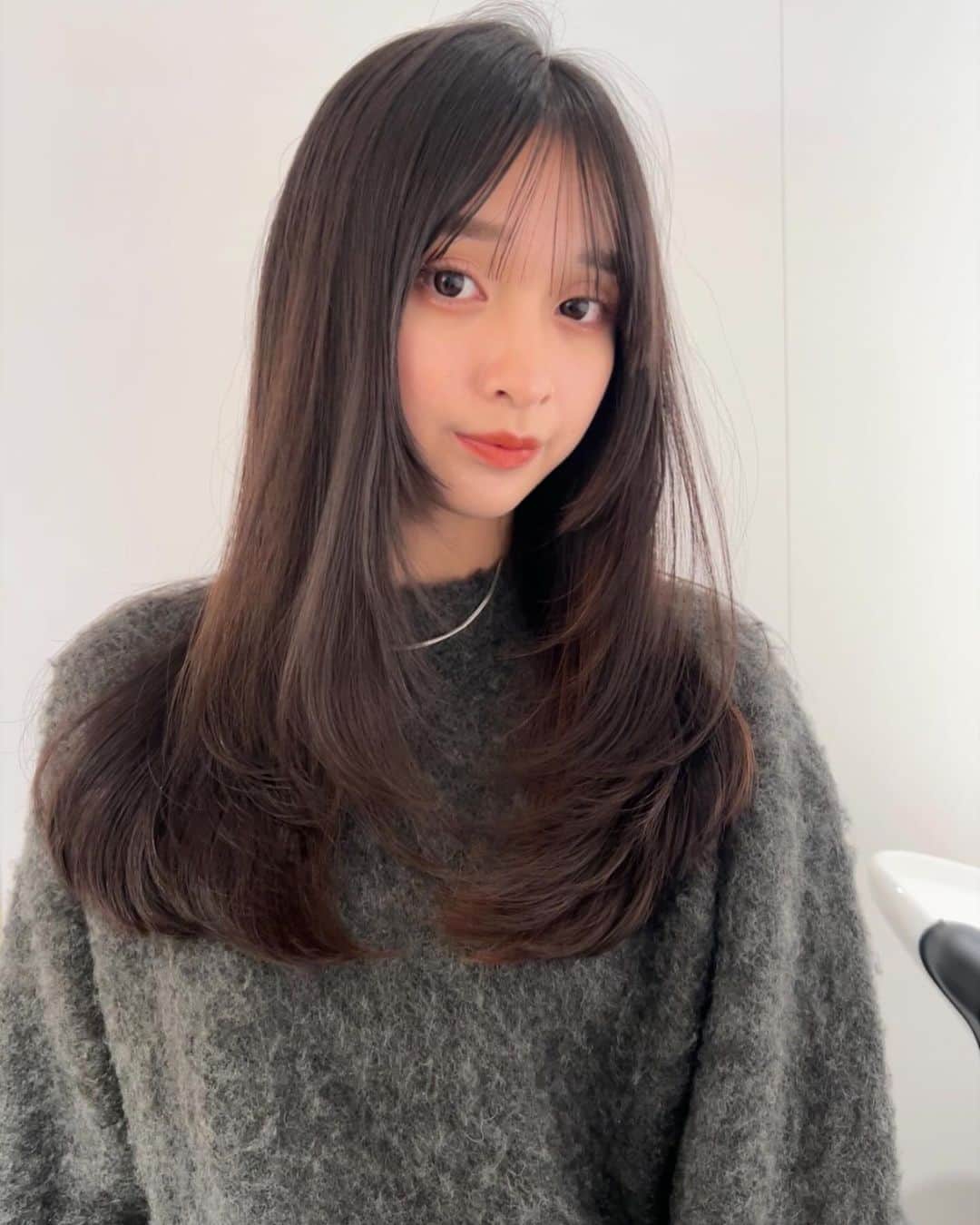 星野愛美さんのインスタグラム写真 - (星野愛美Instagram)「. 2年ぶりにミディアムにして、たっぷりレイヤー入れてもらったの✊🏻🎀　ずっとしたかった髪型なの〜！ どうですか🥲 . . . . #shibu3project #アイドル　#モデル　#サロンモデル　#被写体　#ミディアム　#レイヤーカット #shima #高校生　#05 #jk #ljk #jkブランド #セルフィー　#selfie #ootd #instagood #followｍe」12月3日 9時27分 - aimi._.nn08