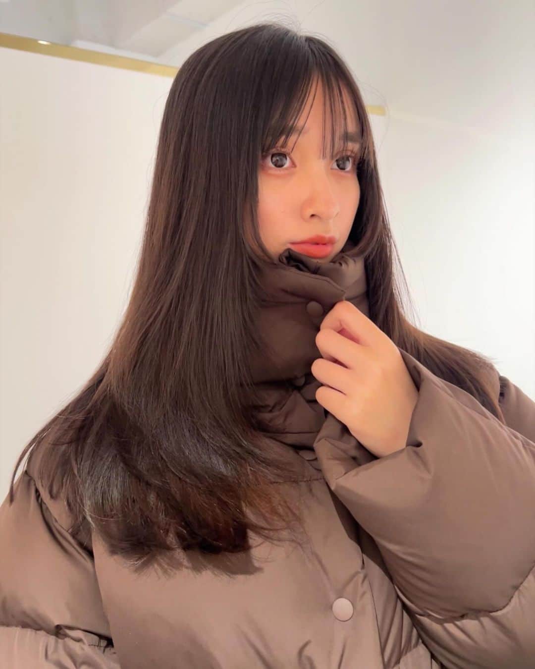星野愛美さんのインスタグラム写真 - (星野愛美Instagram)「. 2年ぶりにミディアムにして、たっぷりレイヤー入れてもらったの✊🏻🎀　ずっとしたかった髪型なの〜！ どうですか🥲 . . . . #shibu3project #アイドル　#モデル　#サロンモデル　#被写体　#ミディアム　#レイヤーカット #shima #高校生　#05 #jk #ljk #jkブランド #セルフィー　#selfie #ootd #instagood #followｍe」12月3日 9時27分 - aimi._.nn08