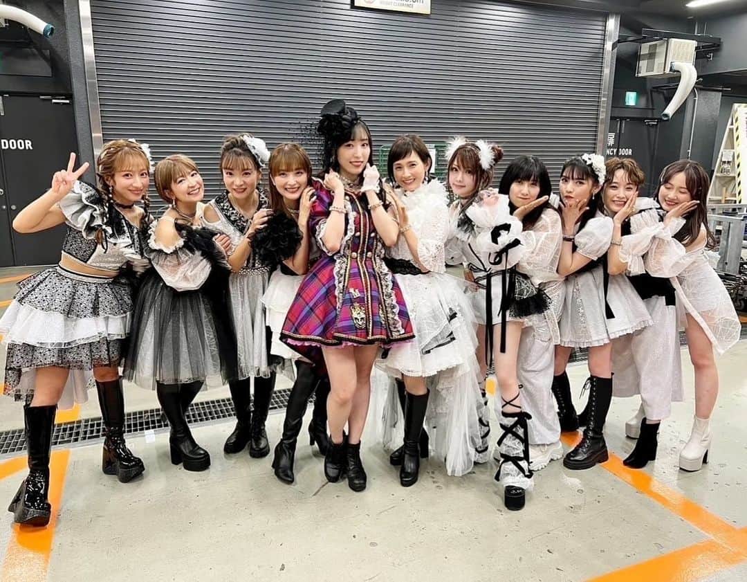 石川梨華さんのインスタグラム写真 - (石川梨華Instagram)「モーニング娘。最高❗️  先日の横浜アリーナでのモーニング娘。'23のLIVEに、私もゲスト出演させて頂きました😆✌️  とにかく！ 楽しくて、嬉しくて、幸せな時間でした❗️  モーニング娘。最高です‼️  最高で最強な仲間たちと再びステージに立てたこと 一生忘れない！  みんなの歓声が今だにまだ耳に残ってる感じがする！  LOVEマシーンでファンの皆さんの近くに行けました！ みんなの笑顔、目に焼き付いてます😊  本当に、本当に、幸せな時間と瞬間をありがとう❤️  モーニング娘。'23のみんなに感謝です🤲 走り続けてくれてありがとう❗️ これからもよろしくお願いします‼️  私も精一杯応援し続けます📣  #モーニング娘23  #モーニング娘og #安倍なつみ #保田圭 #矢口真里 #石川梨華 #辻希美 #高橋愛 #道重さゆみ #田中れいな #佐藤優樹 #森戸知沙希 #すっごい仲間」12月3日 9時32分 - rika_ishikawa_official