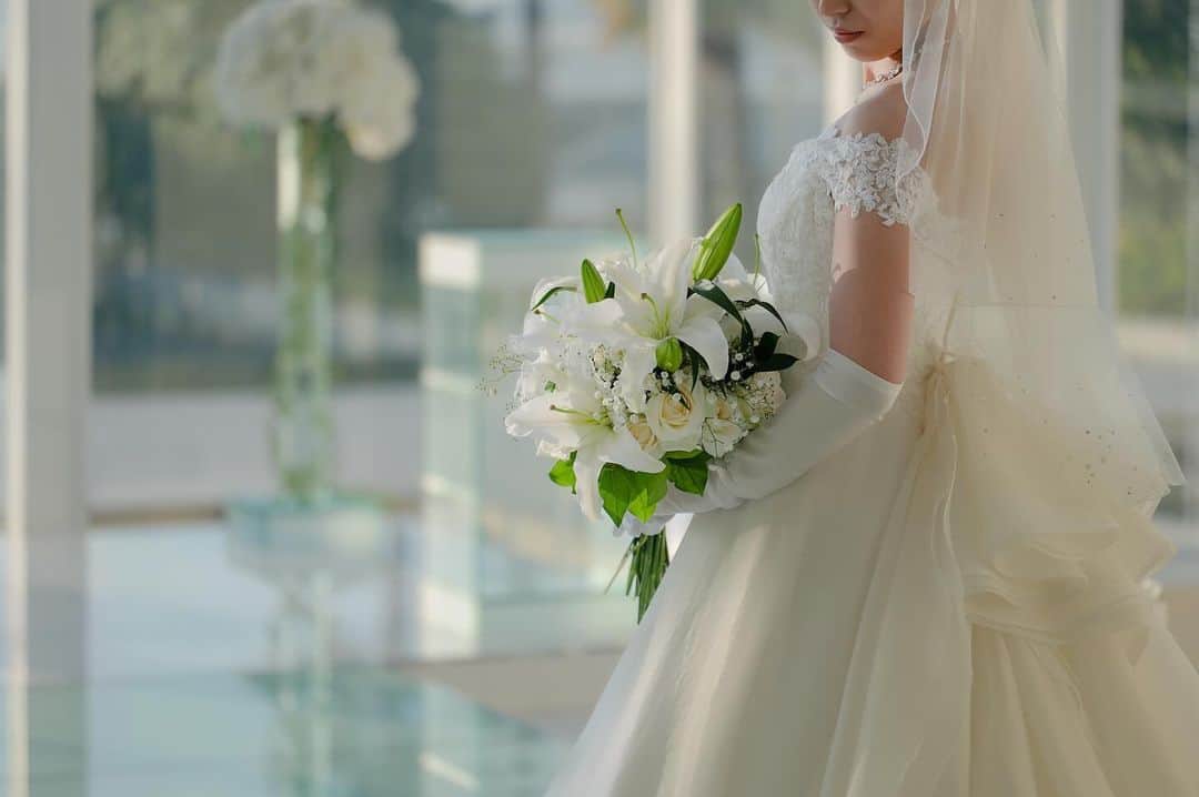 17人をフォロー中 【結婚式場】ラヴィマーナ神戸ウエディングさんのインスタグラム写真 - (17人をフォロー中 【結婚式場】ラヴィマーナ神戸ウエディングInstagram)「ご家族様、ご友人様、大切な皆様と過ごす結婚式 ⁡ 特別でかけがえのない1日です✨ ⁡ ⁡ ⁡#ラヴィマーナ神戸 #プレ花嫁 #結婚準備 #結婚式準備 #神戸結婚式場 #大阪結婚式場 #式場探し #カップルレポート #リゾートウェディング #オリジナルウェディング #ナチュラルウェディング #ガーデンウェディング #ロケーションフォト #前撮り #フォトウェディング #海が見えるチャペル #海が見える結婚式場 #エスクリ花嫁 #ravimanakobe #ravimana#wedding #marry #resort #resortwedding #届かない想いはない #dlw#ラグナプリエ#lagunaprie」12月3日 9時46分 - ravimanakobe.wedding