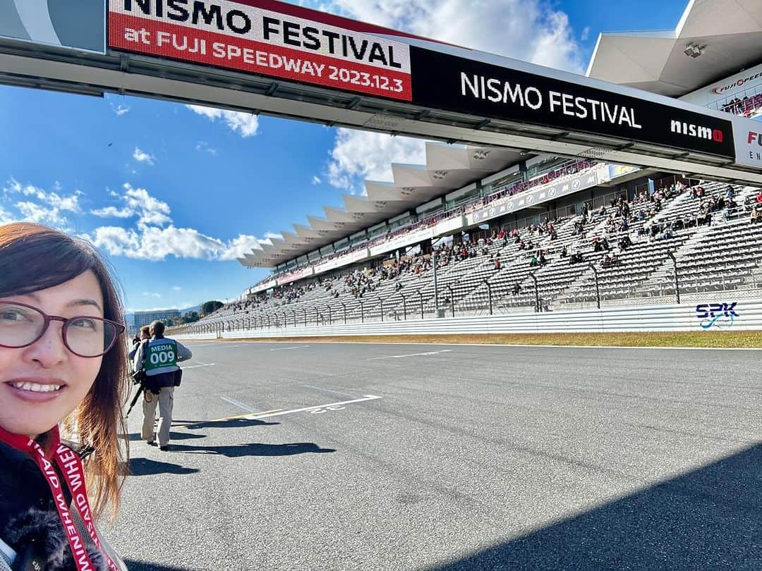 吉田由美のインスタグラム：「「NISMO フェスティバル2023」に 行ってきましたよー  https://www.youtube.com/live/jCgOk42NcZM?si=TGNacl51IlQaWj7w  https://www.youtube.com/live/kIC1PzpgaGw?si=kgxIWSmCMhmrSQou  ＃ニスモフェスティバル　#nismo ＃NISSAN #nismofestival ＃日産　＃吉田由美　#吉田由美ちゃんねる  #yumiyoshida」