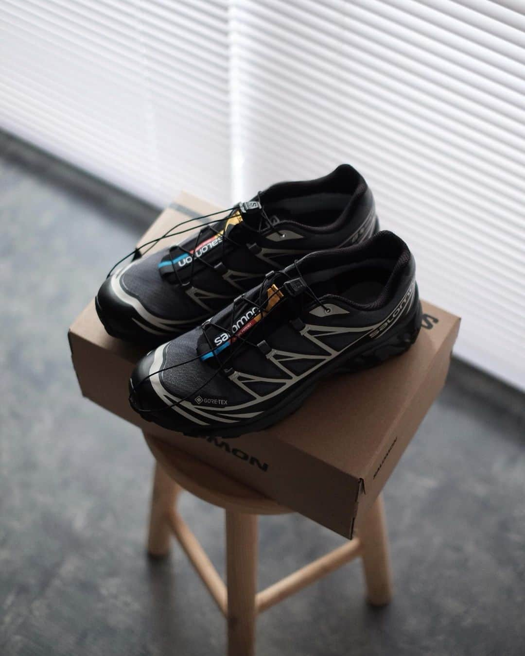 matsukenさんのインスタグラム写真 - (matsukenInstagram)「_✔︎     New kicks Salomon XT-6 gtx black lunar rock     Restockのタイミングでプレゼント🤝🏻 黒のゴアスニーカー持っていなかったので これからたくさん活躍してもらう予定😎     #salomon  #salomonxt6  #salomonadvanced  #salomonshoes  #goretex」12月3日 21時03分 - ___matsuken