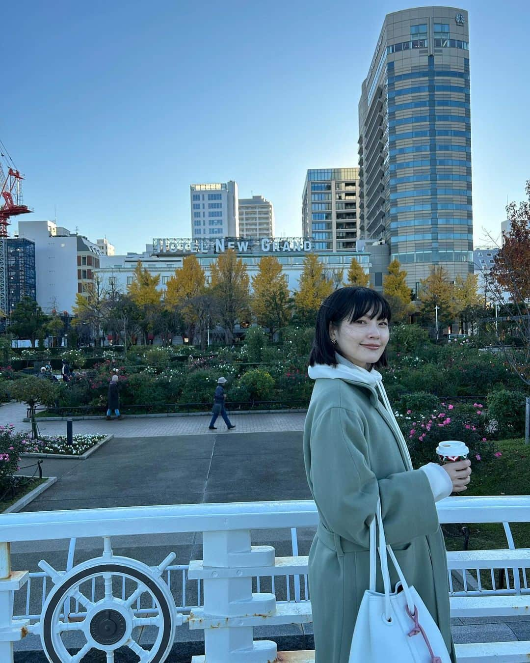 森貴美子さんのインスタグラム写真 - (森貴美子Instagram)「昨日は中華街〜元町〜山下公園〜日本大通りを散歩🚶 銀杏並木が見頃でした。  コート @midiumisolid_official  バッグ　@vasic_japan  デニム　@mecre_official  靴　@uggjapan」12月3日 21時06分 - morikimi_morikimi