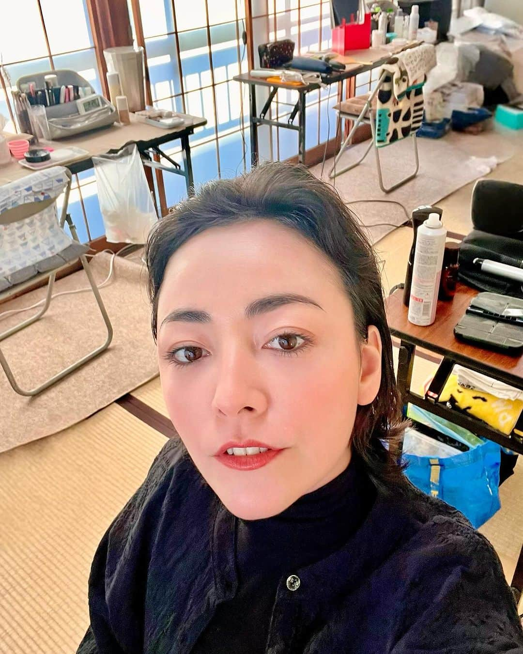 美波さんのインスタグラム写真 - (美波Instagram)「プレミアムドラマ『仮想儀礼』 今夜始まります🤍  🪲🦋🪲🦋🪲🦋🪲🦋🪲🦋🪲🦋🪲🦋  2023年12月3日（日）22時00分〜 NHK BS プレミアム4K（新BS4K）／NHK BS（新BS2K）  【出演】 青柳翔　大東駿介 ／ 石野真子　美波　河井青葉　松井玲奈　川島鈴遥　奥野瑛太　齋藤潤　宮地真史 ＊ 峯村リエ ／ 尾美としのり　目黒祐樹　石橋蓮司　ほか  【演出】 岸善幸　石井永二　森義隆 【原作】 篠田節子 【脚本】 港岳彦　江頭美智留 【音楽】 岩代太郎 【宗教考証】 釈徹宗 【ナレーション】 津田健次郎  #プレミアムドラマ #仮想儀礼 #美波 #メイク部屋」12月3日 19時50分 - minamimanim