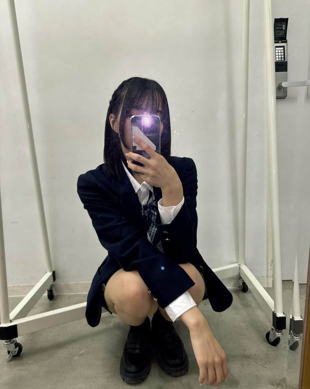 神南里奈さんのインスタグラム写真 - (神南里奈Instagram)「見えないけど制服着てます」12月3日 19時46分 - kannami_rina