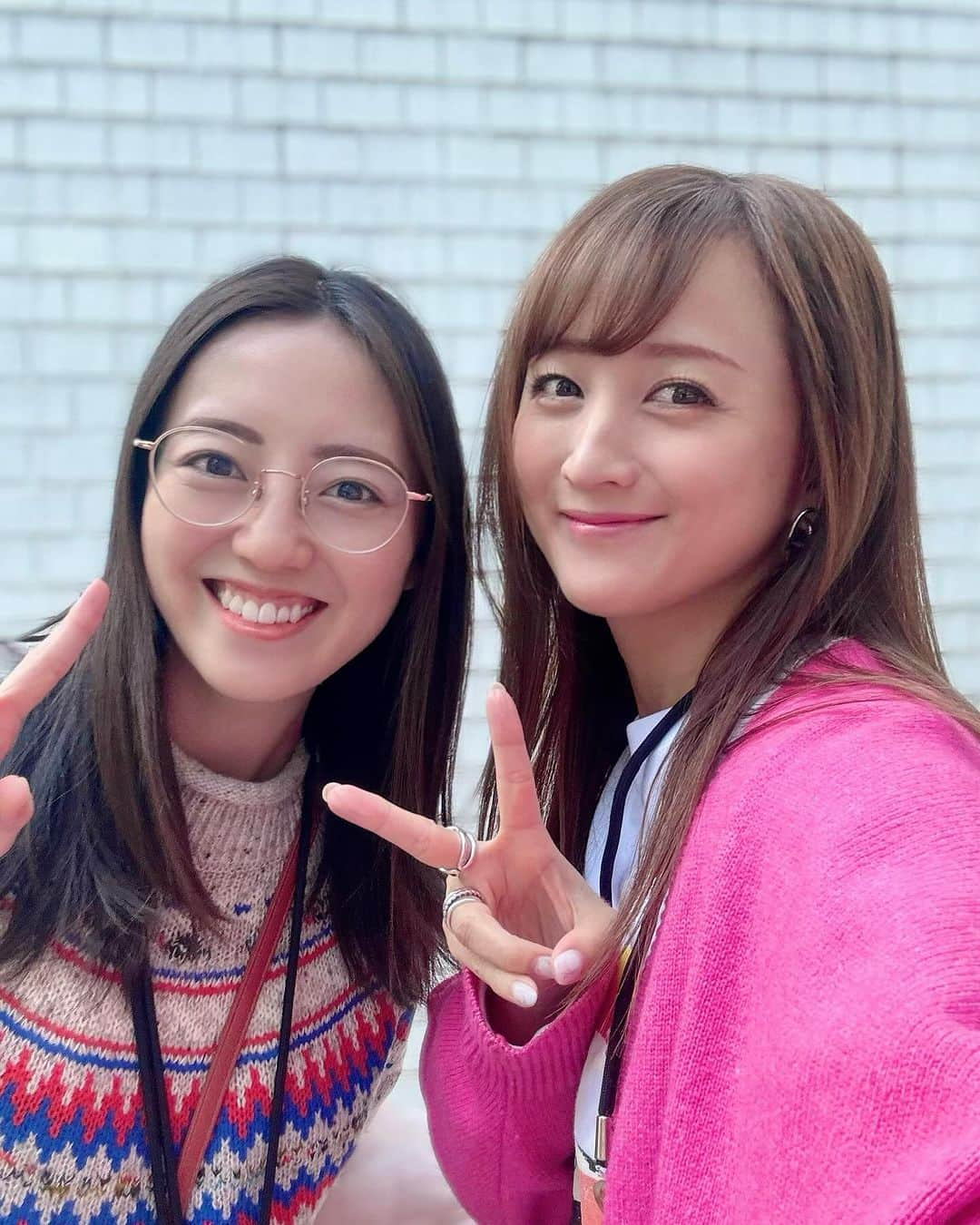 小松彩夏さんのインスタグラム写真 - (小松彩夏Instagram)「⁡ 先日、沢井さんとランチしたときの📸🩷 ⁡ この時食べたお肉が 柔らかくてすごく美味しかった😋❤️ ⁡ 2人でランチしながら色々話してたら 時間が足りなかった😜笑 ⁡ ⁡ ⁡ 【出演情報‼️】 ⁡ めんこいテレビ『愛と正義と資産運用』が ⁡ １２月４日（月）２１：５４～ １２月１１日（月）２１：５４～ ⁡ 放送になります📺✨ ⁡ この番組を通して、みなさんと一緒に個人向け国債について勉強していけたらと思います📝 ⁡ 岩手の皆さん 観ていただけると嬉しいです☺️🌸 ⁡ ⁡ さてさてカレンダーももうすぐ完成✨ イベント準備も進んでいます💪 ⁡ 12月23日(土)気軽に遊びに来てくださいね🎄🧑‍🎄 ⁡ ⁡ 一一一一一一一一一一一一一一一一一一一一一一一一 ⁡ もう今月❣️ お申込みがまだの方はお早めに〜🧑‍🎄❤️ ⁡ ⁡ 『小松彩夏クリスマス＆カレンダー発売イベント2023』 ⁡ 日程12月23日(土) 1部　12:30開場／13:00開演 2部　16:30開場／17:00開演 （所要時間約1.5〜2 時間） ⁡ ＜会場＞ 東京都新宿区 最寄り駅出口から徒歩2分 (会場については申込後にメールにてご案内いたします)  ＜料金＞ 全席自由　5,800円  ＜チケット販売＞ 小松彩夏通販サイト【502STYLE】にて販売 https://502style.official.ec/ ⁡ ＜販売期間＞ 2023年11月16日(月)22:00〜12月22日(金)24:00  ＜イベント内容＞ トーク ビンゴ大会 質問コーナー ツーショット撮影 カレンダー、グッズ販売 来場者様限定お土産プレゼント など ⁡ 一一一一一一一一一一一一一一一一一一一一一一一一 ⁡ #沢井美優 #ランチ #表参道 #イベント #クリスマス  #クリスマスイブイブ #Christmas」12月3日 19時59分 - official_ayaka_502