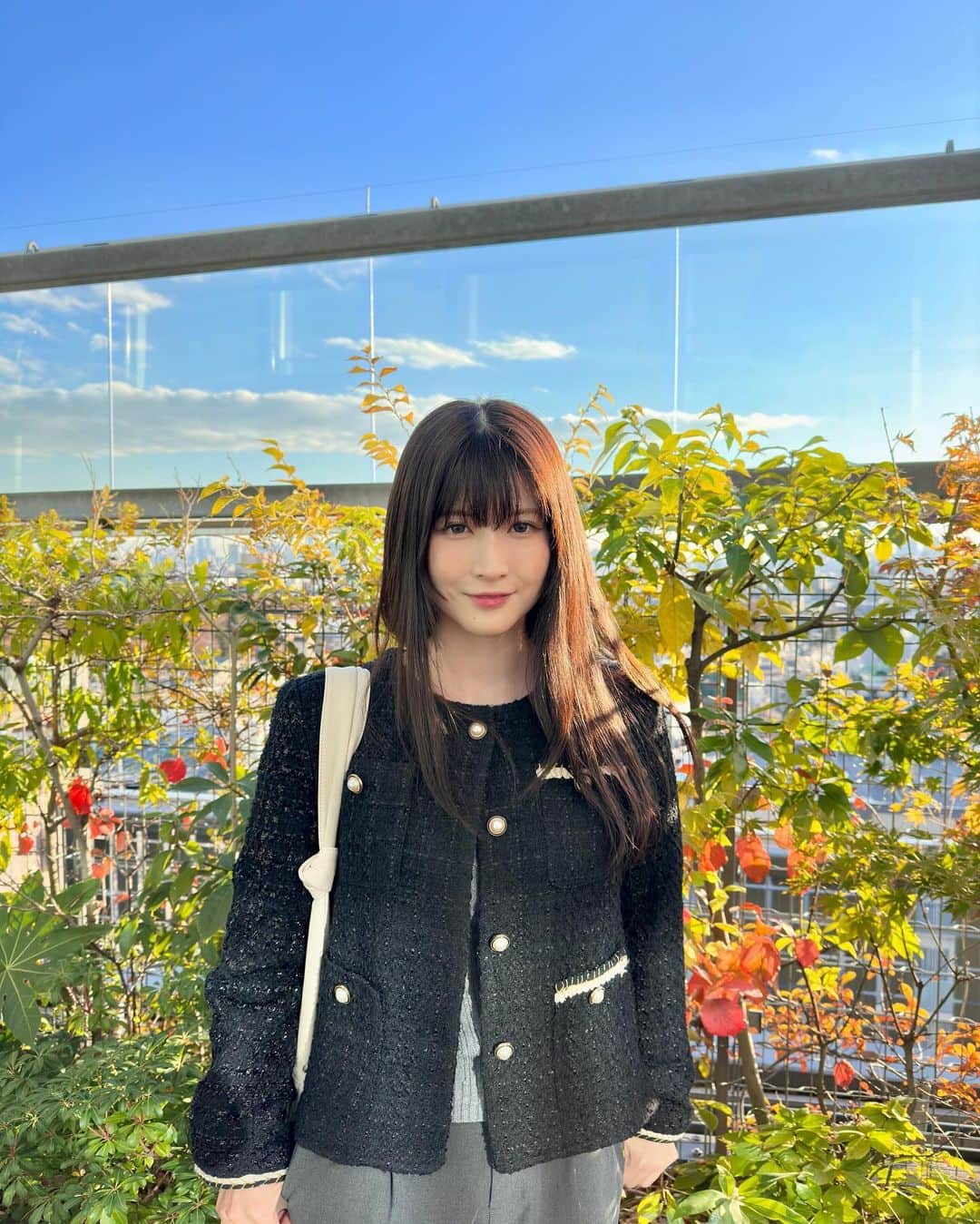 八田エミリのインスタグラム：「池袋に来たよ。本格的に冬になってきましたね…！皆暖かくしてね。　#冬コーデ」