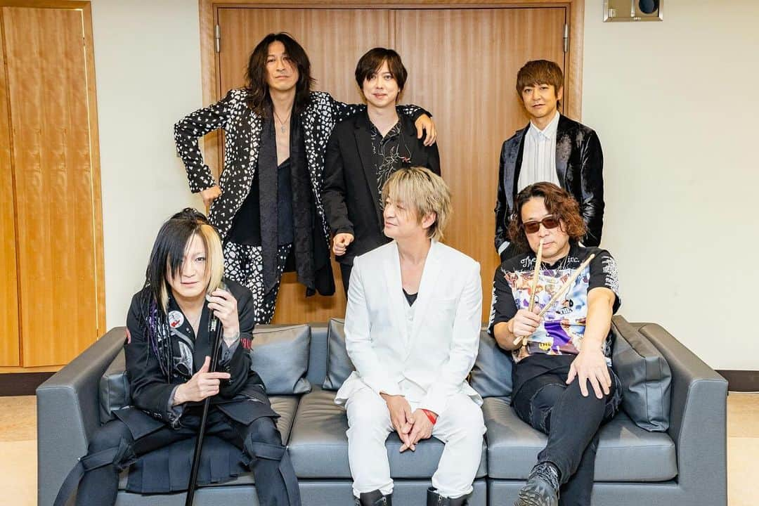 GLAYのインスタグラム：「『GLAY HIGHCOMMUNICATIONS TOUR 2023 -The Ghost Hunter-』日本武道館3日目終了！  【本日ご来場の方々】 ライブアンケートへのご協力をお願いします。 https://questionnaire.glay.co.jp/hc2023_2/post.php  #GLAY #HC2023」