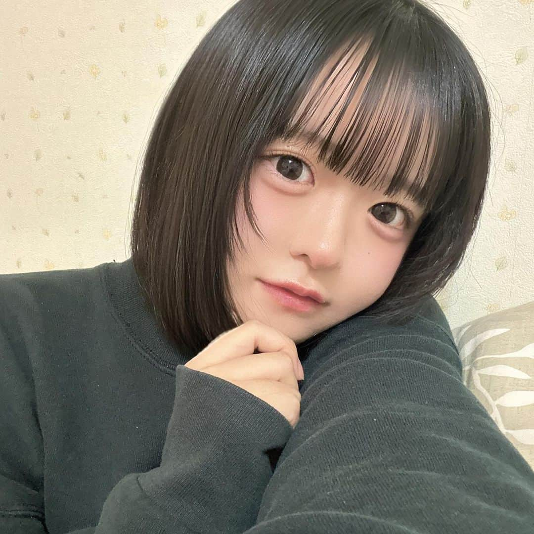 羽崎ほのさんのインスタグラム写真 - (羽崎ほのInstagram)「お布団でごろごろしたい」12月3日 20時09分 - hazaki_hono