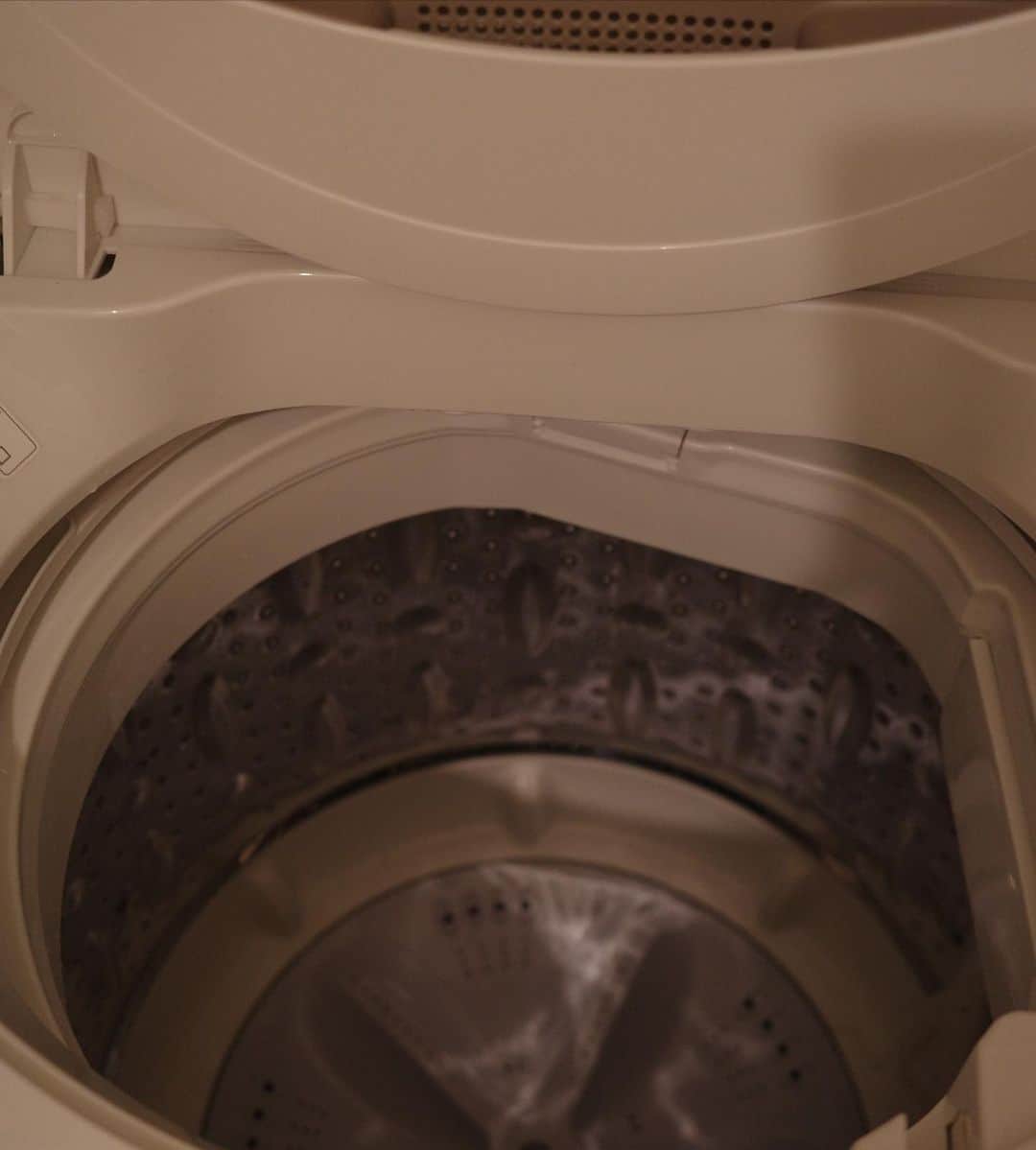 藤原菜摘さんのインスタグラム写真 - (藤原菜摘Instagram)「. @official_mystar さんにお願いして 洗濯機のお掃除を！✨ . 全部解体してくれて、ピッカピカになりました😮‍💨✨ . 今度はお風呂場とエアコンもお願いしたいな、と！ 年内にスッキリ嬉しい💞 ありがとうございました〜！」12月3日 20時11分 - natsumi_fujiwara