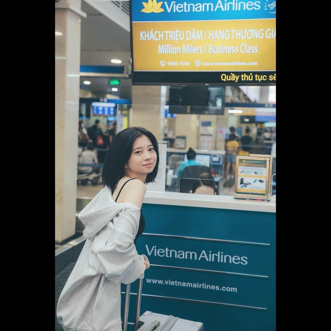 桜田ひよりのインスタグラム：「写真集「my blue」  @vietnamairlines_japan ＠vietnamairlines  #pr」