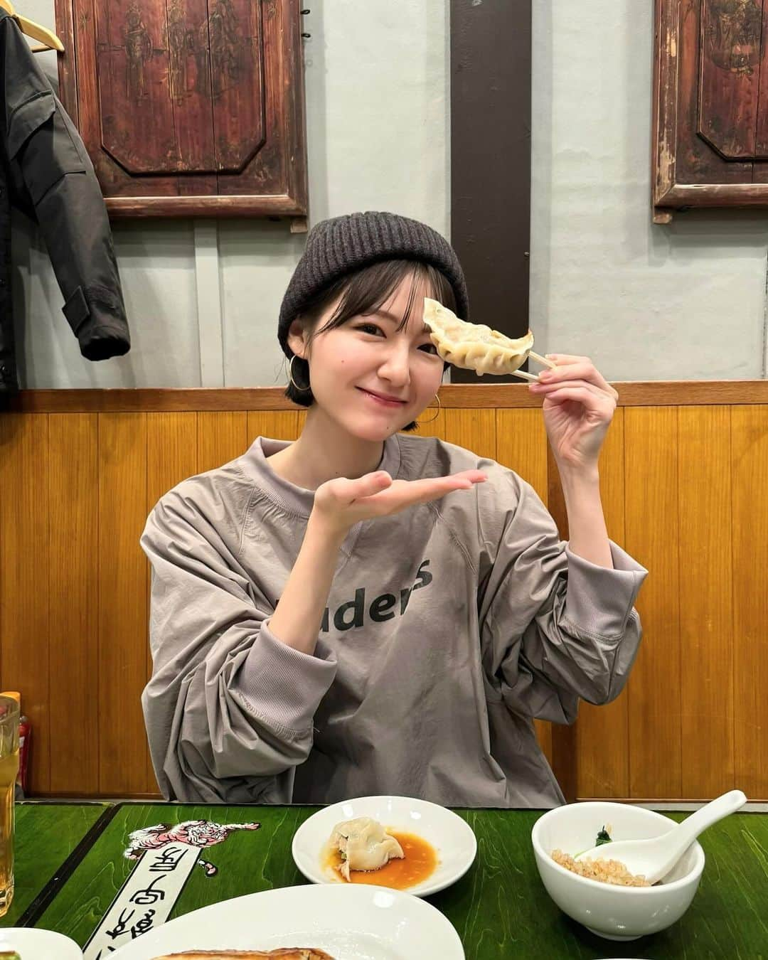 糸原美波さんのインスタグラム写真 - (糸原美波Instagram)「今日は大好きな餃子を 🥟🥢  めっちゃおっきい餃子やった 👀🥟 美味しすぎたぁ ♡  たまにはこういう普段の感じの写真を 😚笑」12月3日 20時19分 - minami_itohara