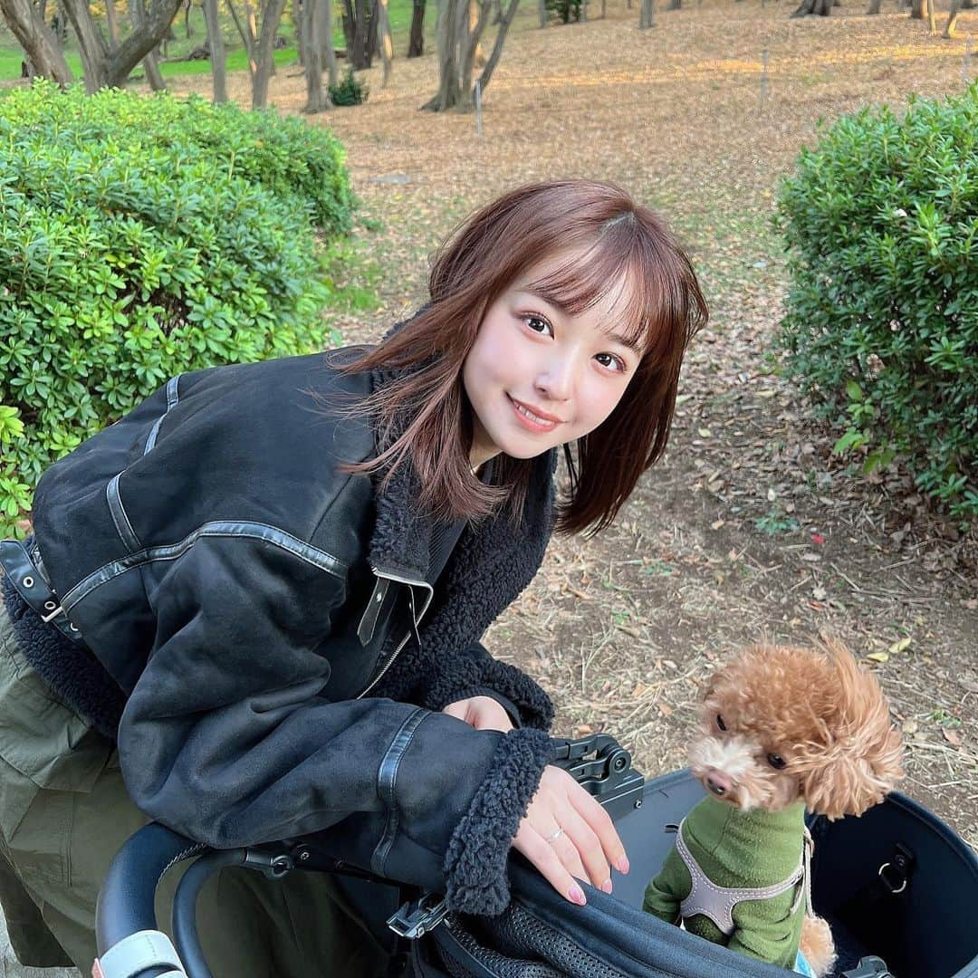 近藤里奈のインスタグラム：「ドッグラン日和🐕❤︎ わんちゃんいっぱいいて癒された😌」