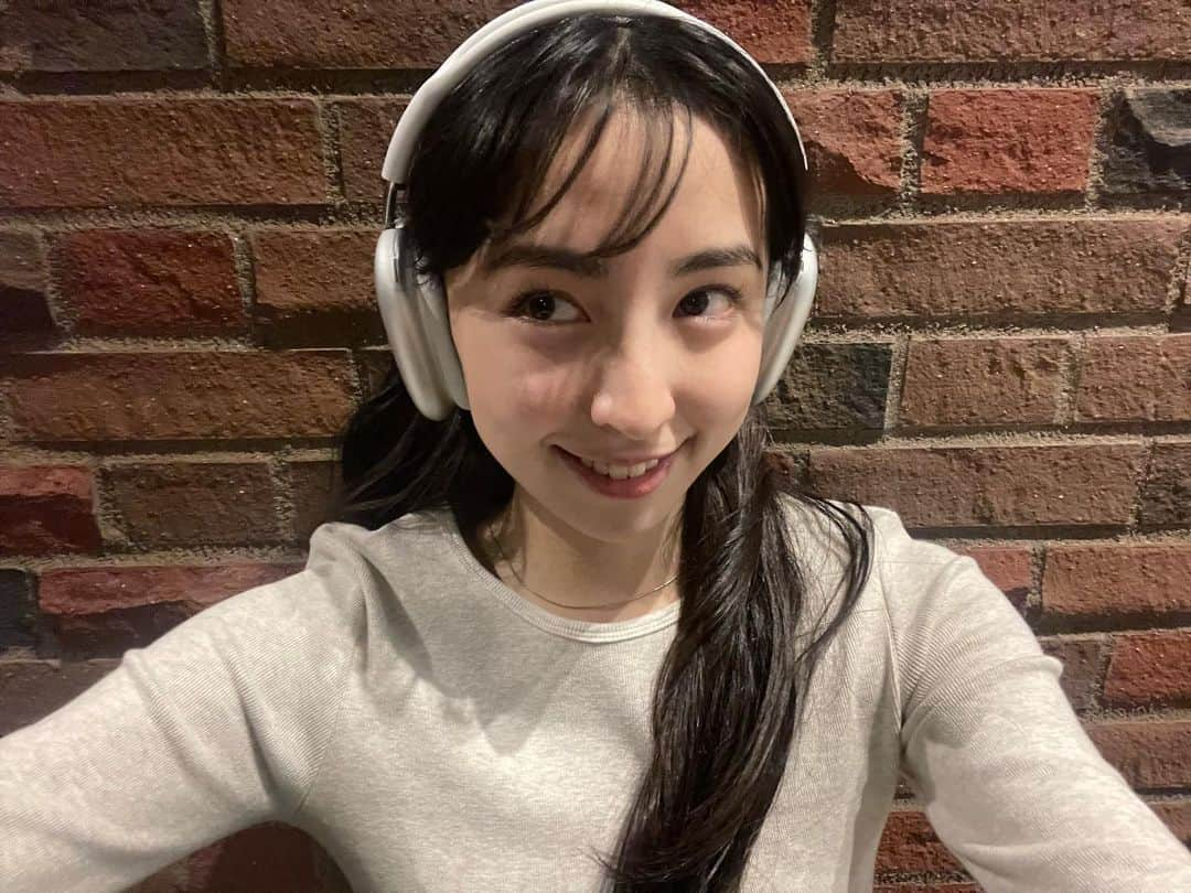 小高サラさんのインスタグラム写真 - (小高サラInstagram)「🎧」12月3日 20時24分 - sara_odaka_official