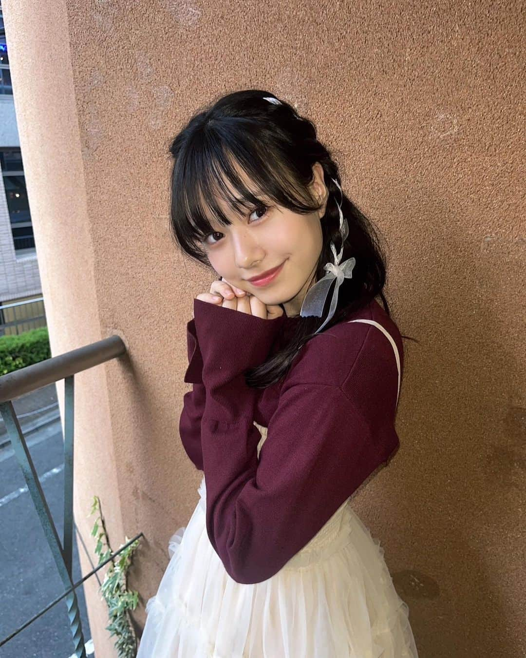 仲村悠菜さんのインスタグラム写真 - (仲村悠菜Instagram)「やかんとアイドルの可愛い衣装🩶  --------------------------  ニット @katrin_tokyo  チュールワンピース @__treat.urself__  ネックレス @phoebe_official  #私立恵比寿中学　#エビ中　#仲村悠菜 #やかんとアイドル」12月3日 20時33分 - nakamura_yuna_official