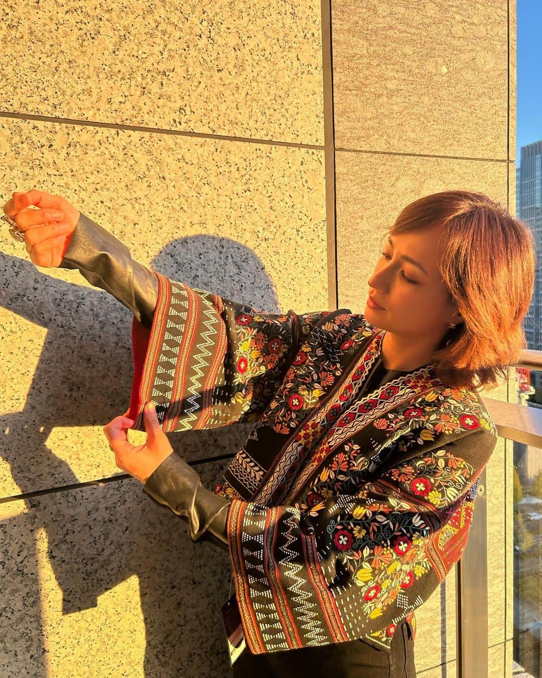 佐田真由美さんのインスタグラム写真 - (佐田真由美Instagram)「インドに ただただ 行きたい 刺繍は芸術だ🎨🌼 展示は明日まで❣️」12月3日 20時34分 - sadamayumi
