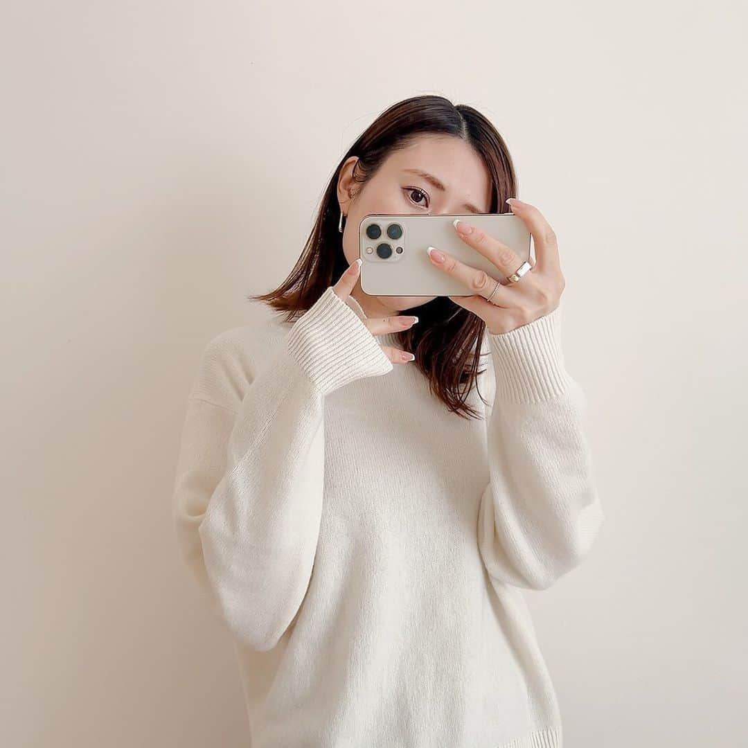 n.etsuuさんのインスタグラム写真 - (n.etsuuInstagram)「2023.12.4  @uniqlo  #プレミアムラムクルーネックセーター pink,off-white / XL  結局ピンクも追加したやつ♡  XLでゆったりめに🫡  #UNIQLO#ユニクロ#ユニクロ購入品#アラフォーママ#ママコーデ#高身長コーデ#骨格ナチュラル」12月3日 20時28分 - n.etsuu