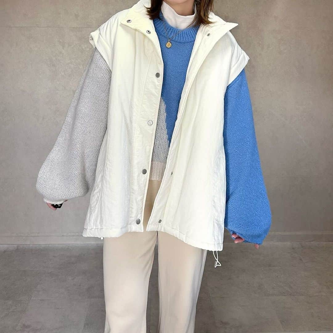 miho.a.nicoさんのインスタグラム写真 - (miho.a.nicoInstagram)「・ @notch._official   ✔︎バイカラープルオーバーニット ✔︎フェイクレザーショルダーバッグ  バイカラーニットは可愛くてグレーに続きブルーも🩵 お袖のたっぽりもまた可愛い🫶 ・ ・ knit＆bag#notch @notch._official  ・ ・ #PR #zozotown#fashion#ootd#outfit#code#coordinate#style#stylepoint#instafashion#instagood#instalike#ファッション#コーディネート#コーデ#プチプラコーデ#今日の服#ママコーデ#プチプラ#秋コーデ#大人カジュアル今日のコーデ#秋のコーデ#カジュアルコーデ#カジュアル#秋コーデ#秋冬コーデ#バイカラー#ニット#着回し」12月3日 20時30分 - miho.a.nico