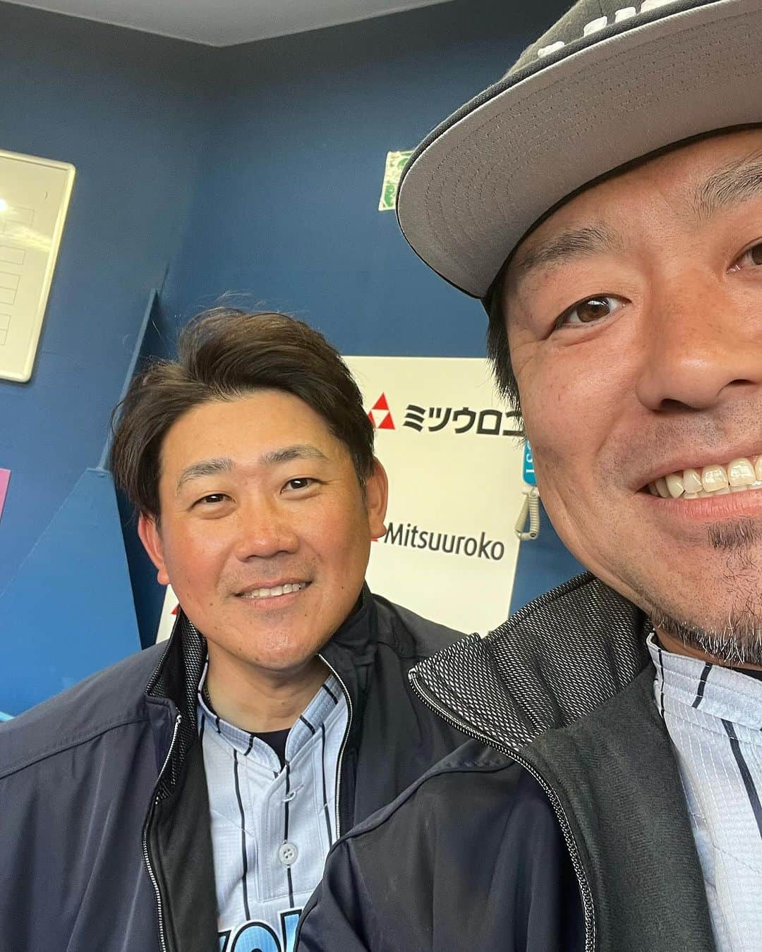 黒羽根利規のインスタグラム：「すごいメンバーの方たちと野球できてサイコーでしたー😍 甲子園を目指すきっかけになった松坂さんともバネフレームしてもらいました🥺 顔のデカさ😆  みなさんありがとうございました😊 part①  #松坂大輔　さん #平成の怪物 #山口俊 #福田永将 #下水流昂 #斎藤隆　さん #多村仁志　さん #森野将彦　さん #野村弘樹　さん #内藤雄太　さん #山口鉄也　さん #小池正晃　さん #秋山翔吾 #上地雄輔　さん #バネフレーム #の嵐」